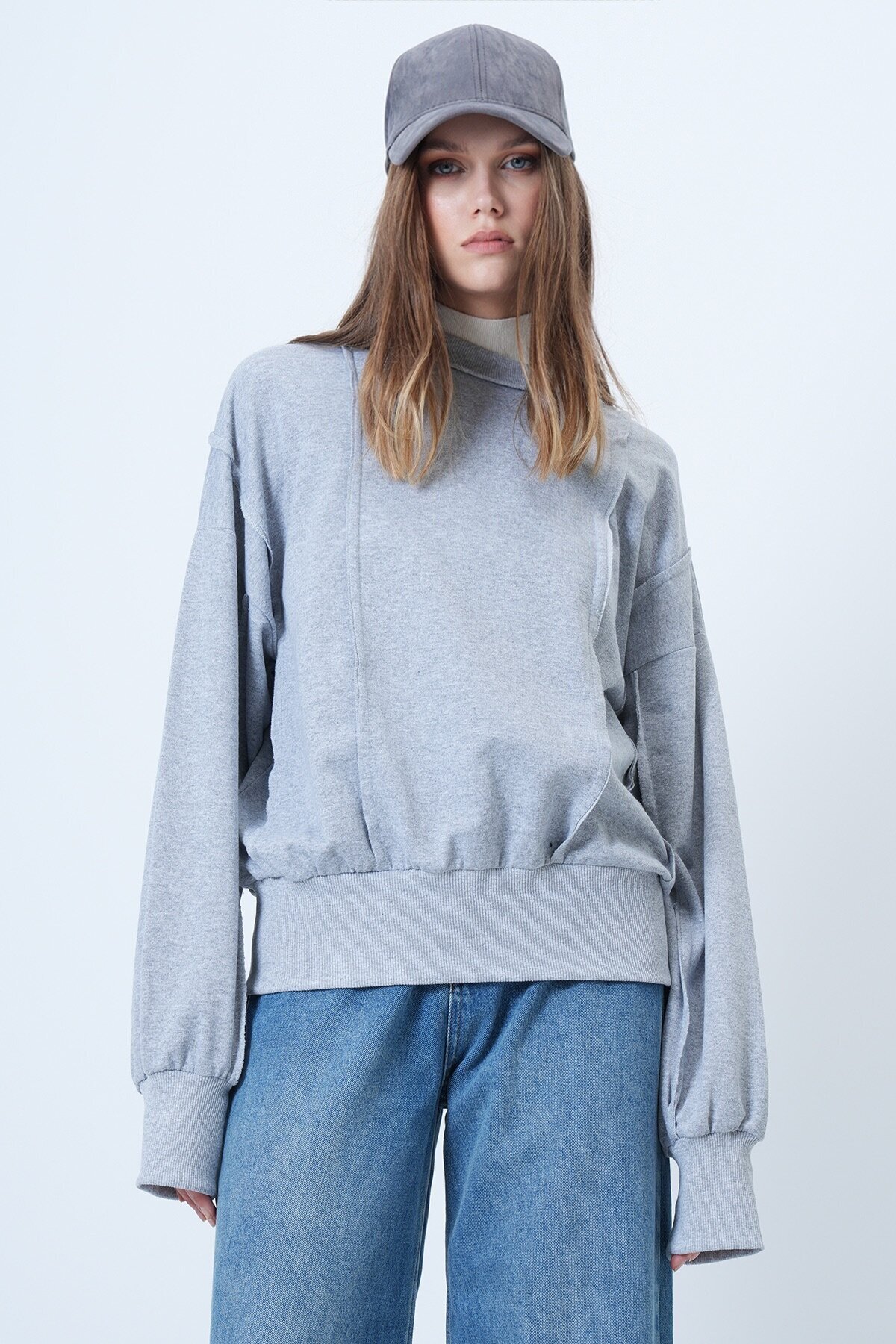 Dikiş Detaylı Oversize Tasarım Sweatshırt