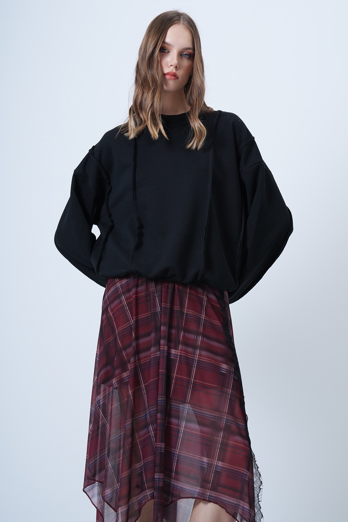 Dikiş Detaylı Oversize Tasarım Sweatshırt