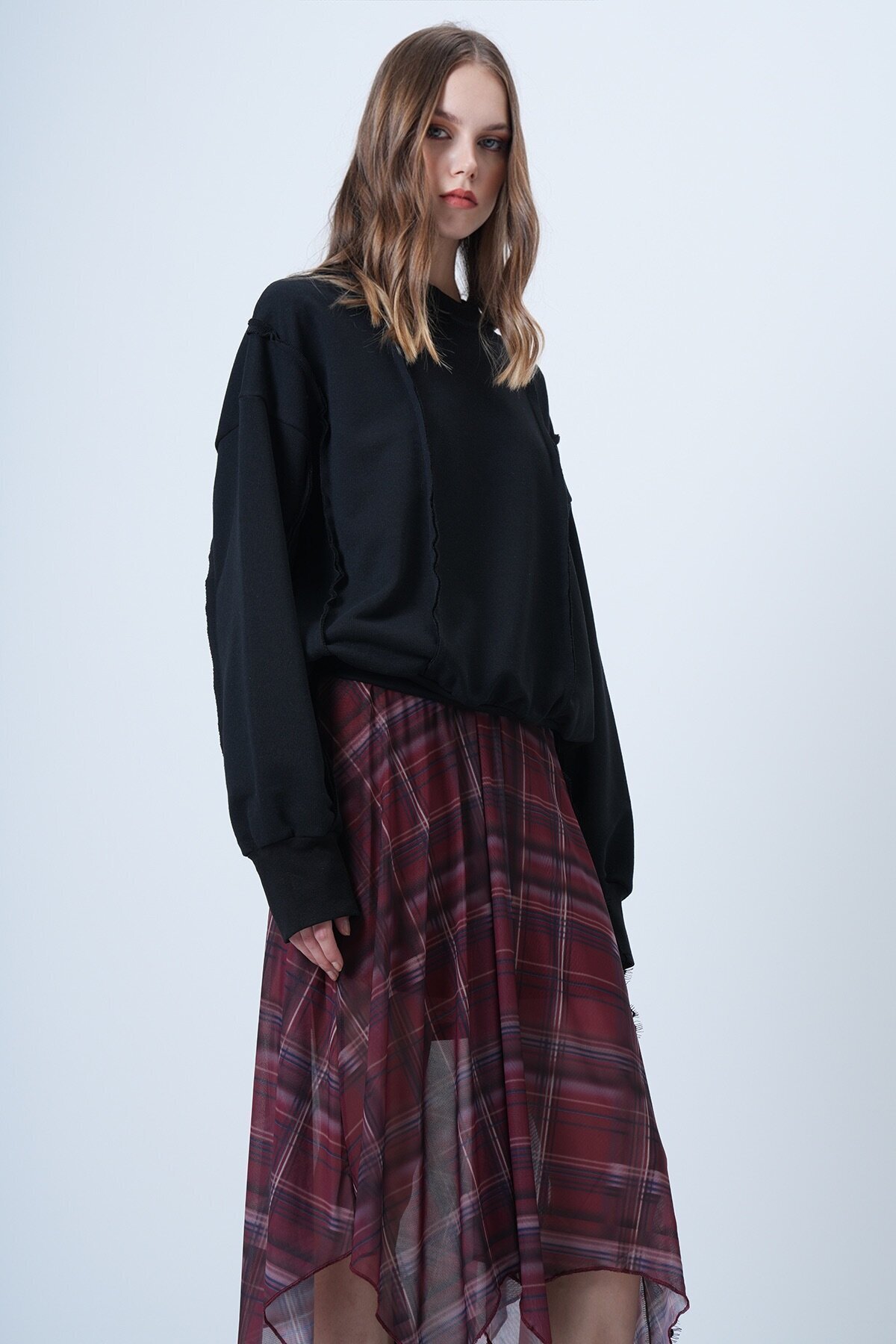 Dikiş Detaylı Oversize Tasarım Sweatshırt