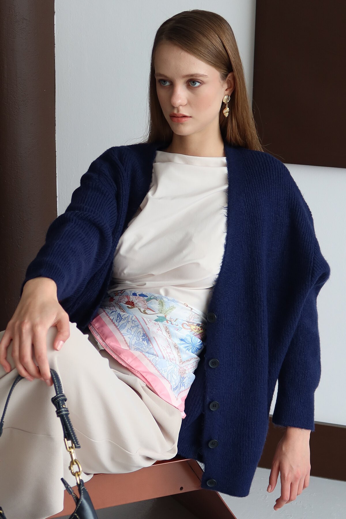 Düğme Kapamalı Fitilli Uzun Triko Hırka