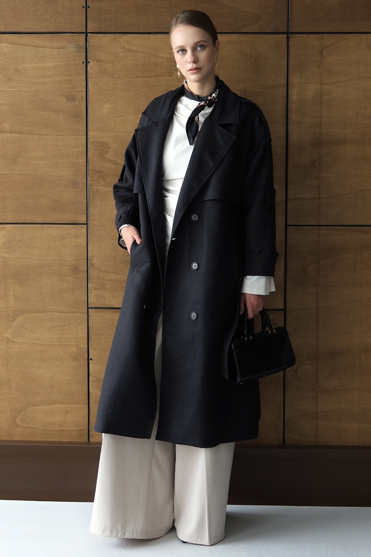 Düğme Kapamalı Kuşaklı Trençkot