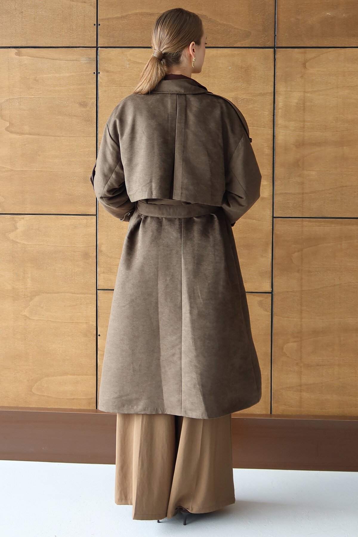 Düğme Kapamalı Kuşaklı Trençkot