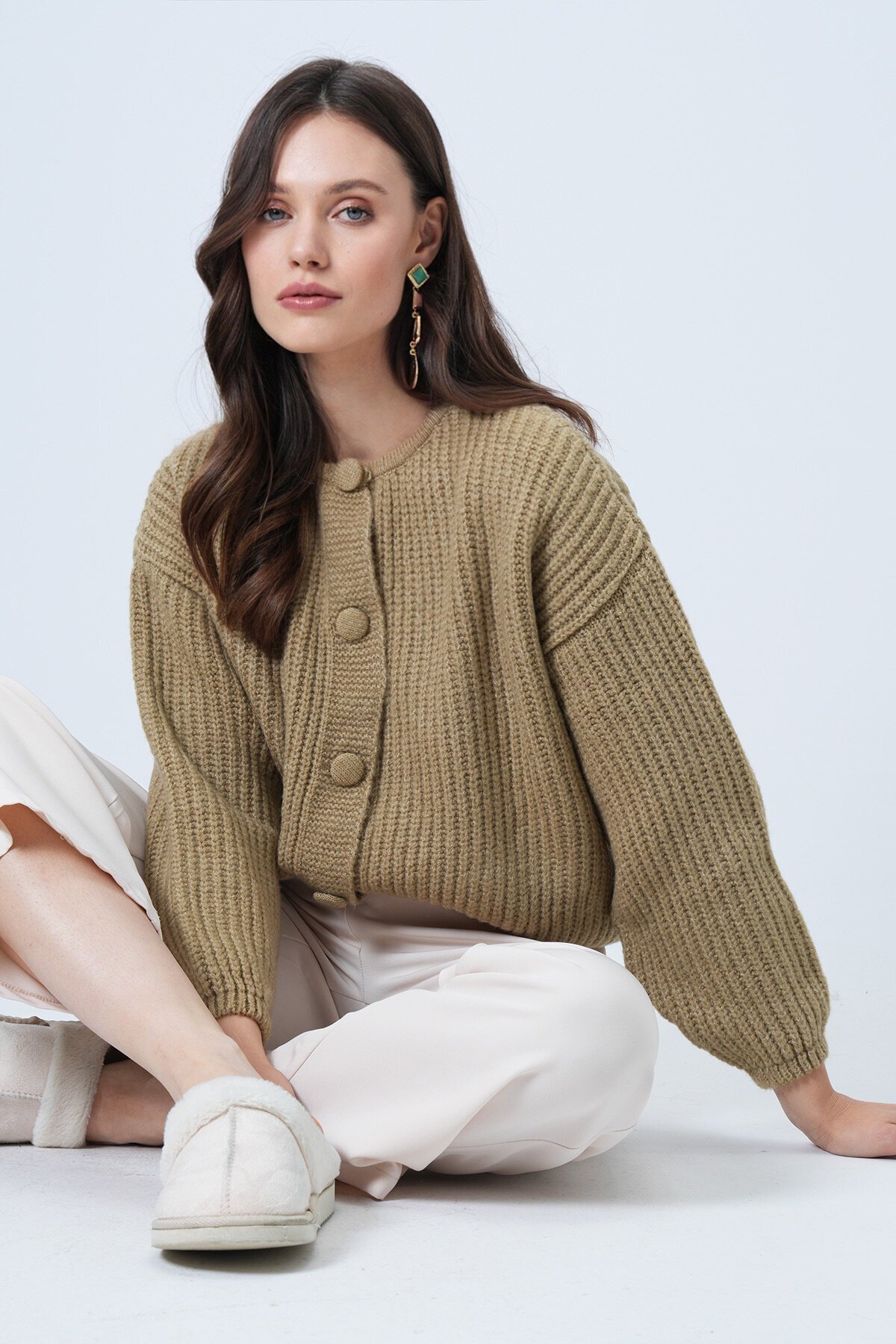 Düğmeli Bisiklet Yaka Fitilli Triko Hırka