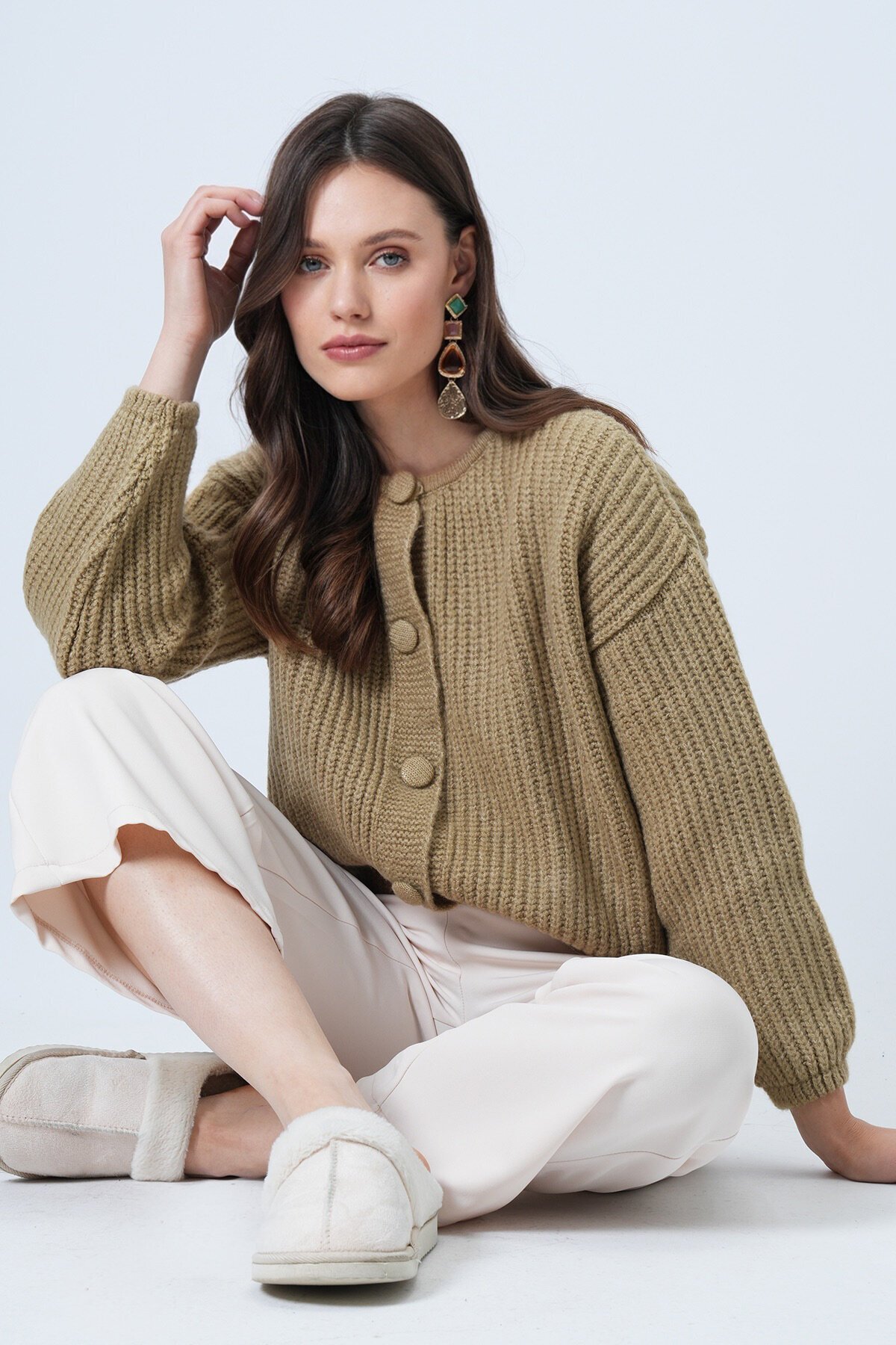 Düğmeli Bisiklet Yaka Fitilli Triko Hırka