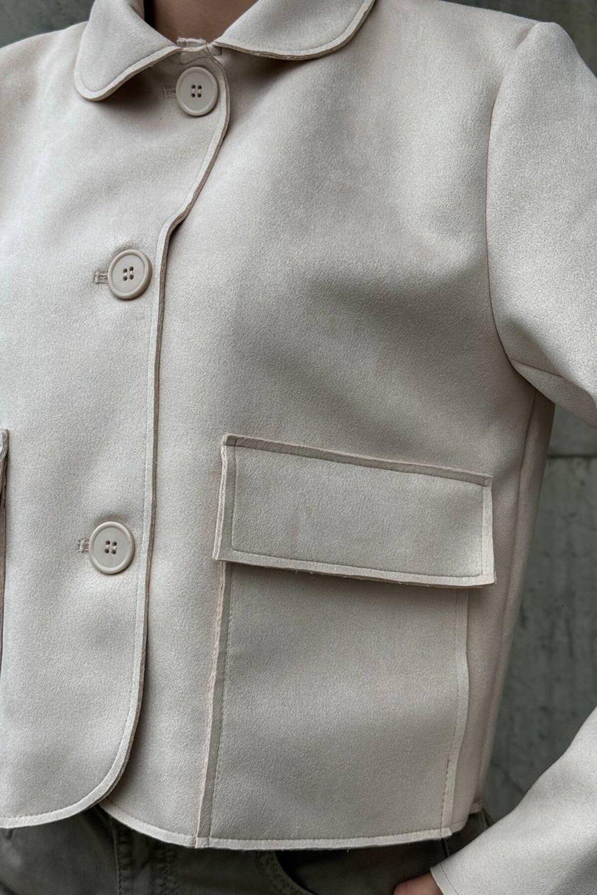 Düğmeli Cep Detaylı Süet Ceket