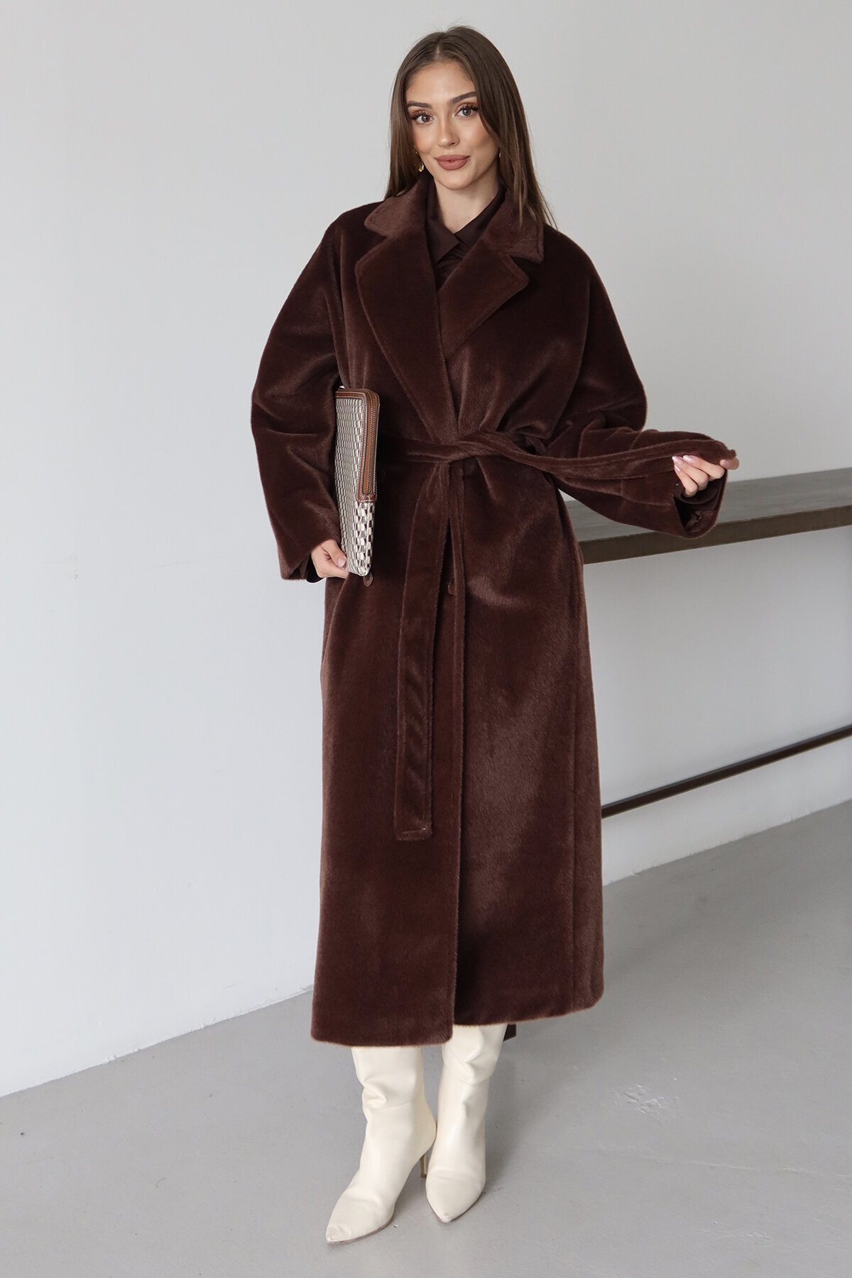 Düğmeli Kuşak Bağlamalı Cepli Yumoş Kaban