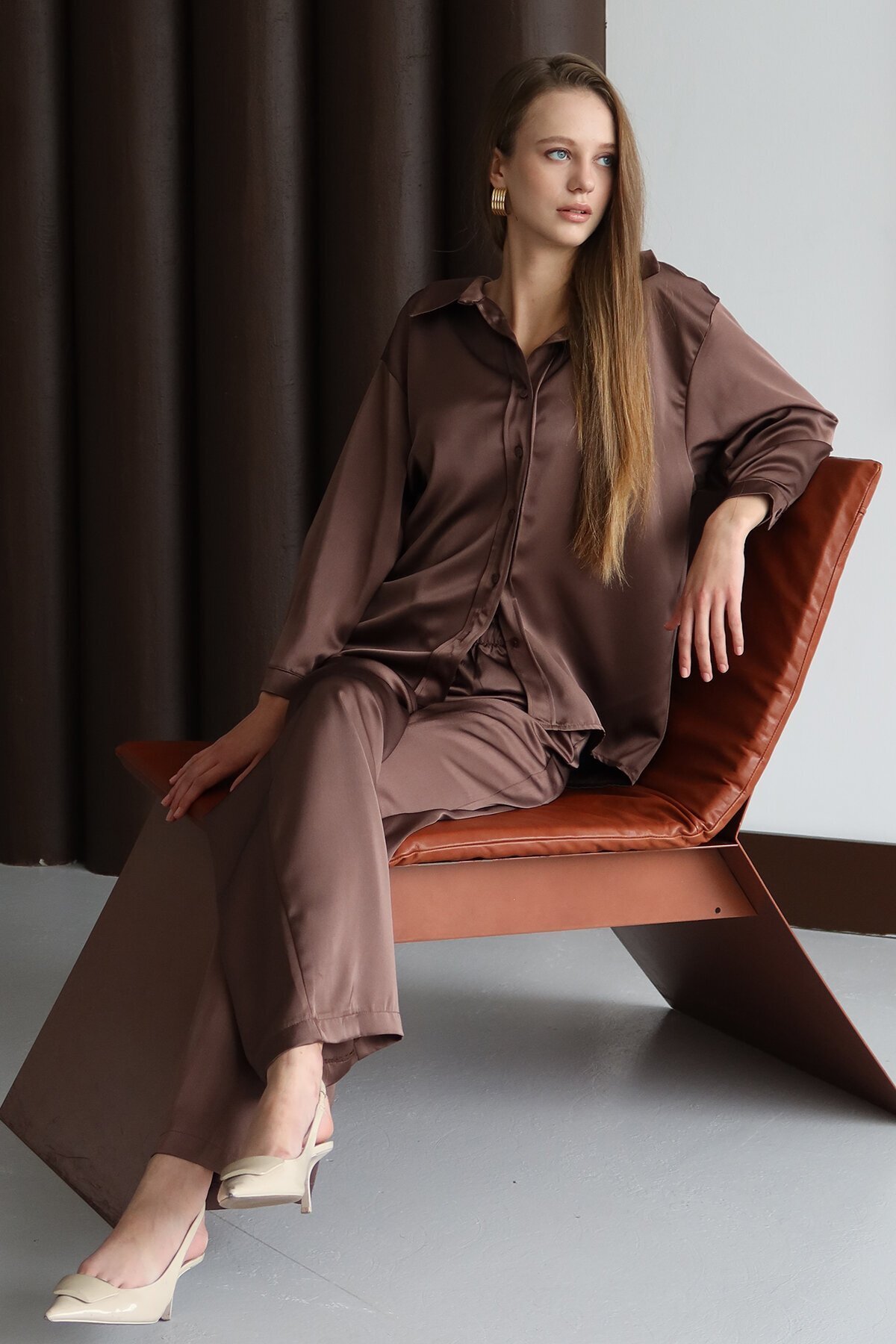 Düğmeli Oversize Saten Gömlek