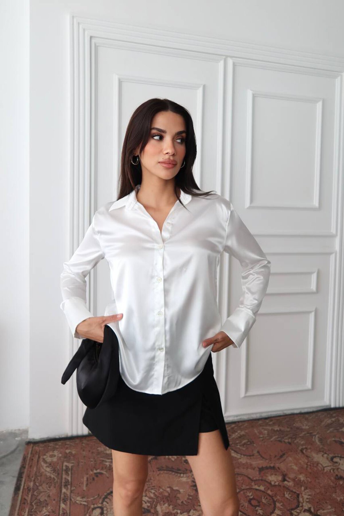 Düğmeli Saten Gömlek