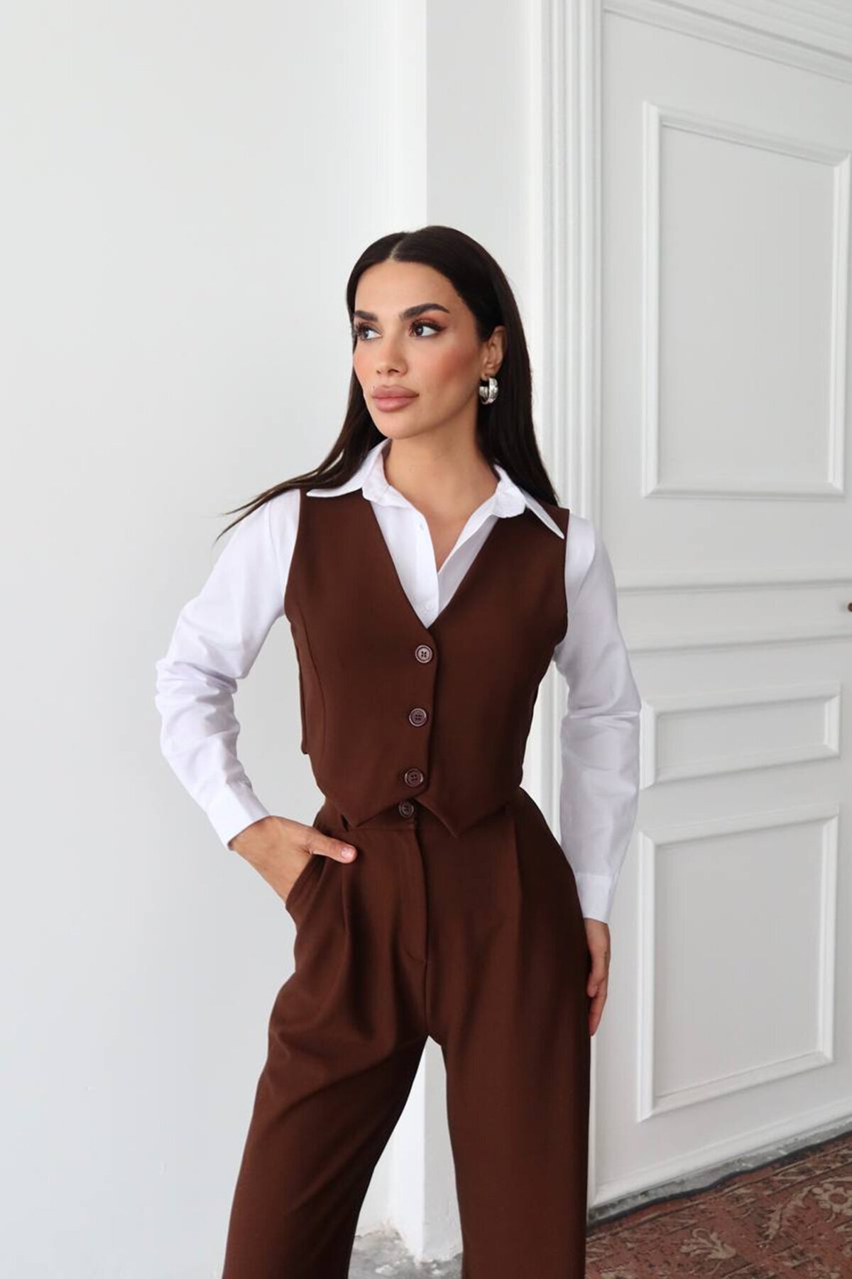 Düğmeli Yelek ve Palazzo Pantolon Takım