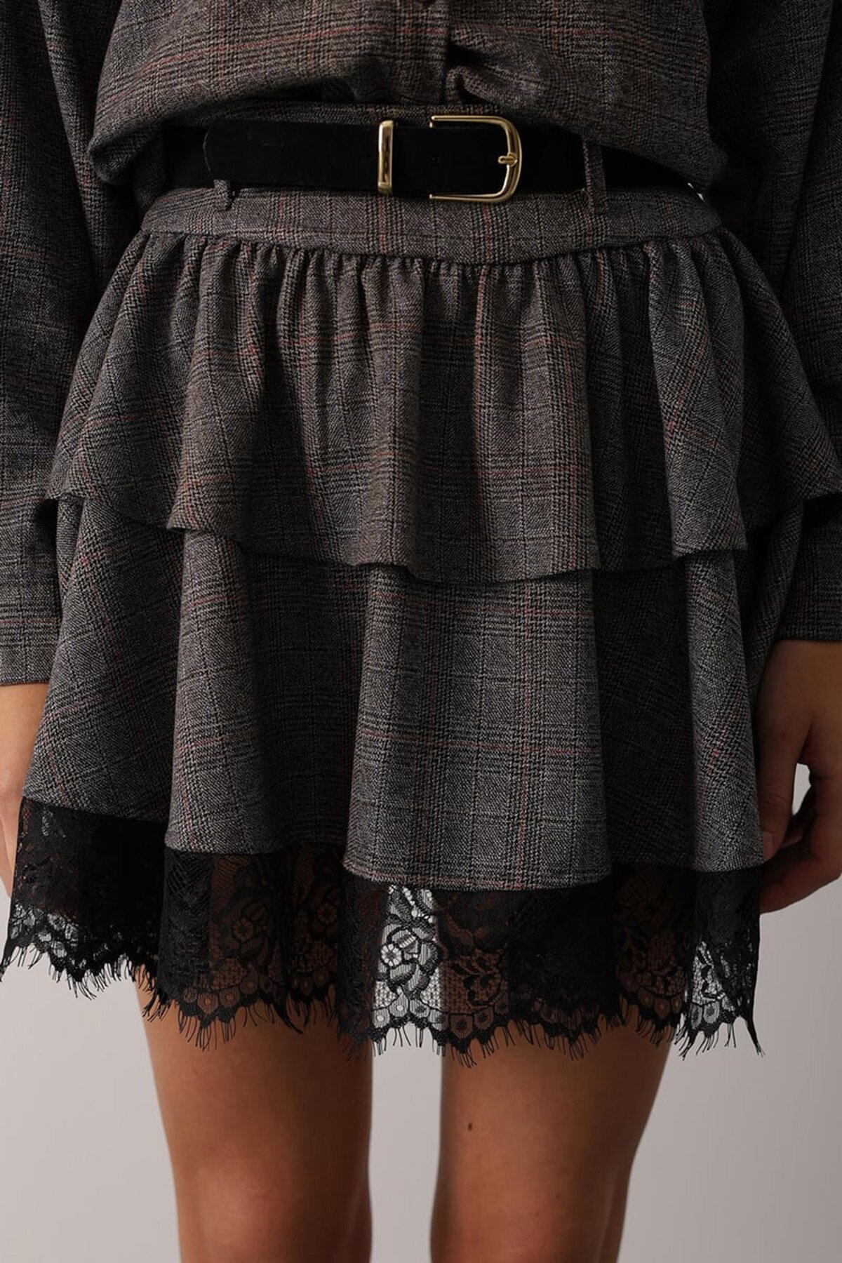 Ekose Desenli Dantel Detaylı Fırfırlı Mini Etek