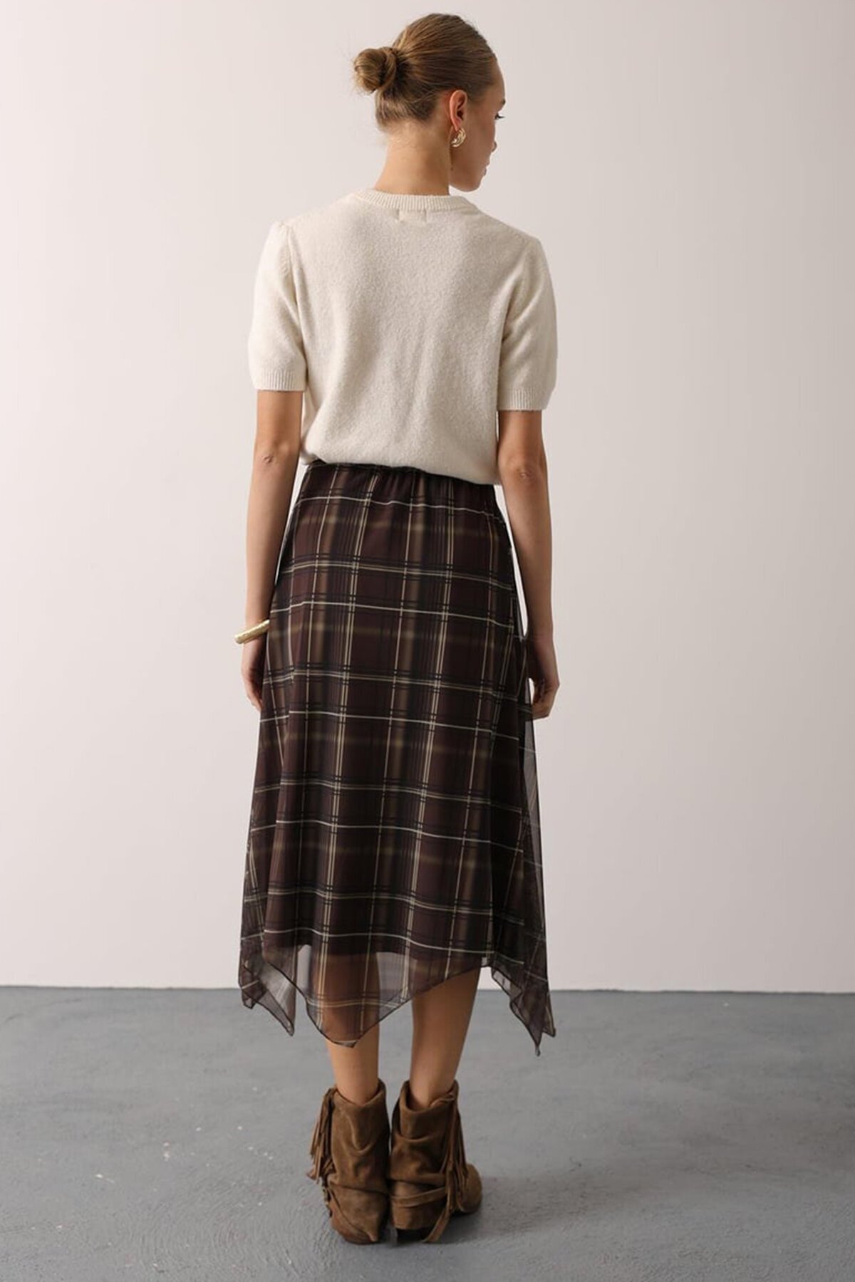 Ekoseli Asimetrik Kesim Astarlı Dantelli Etek