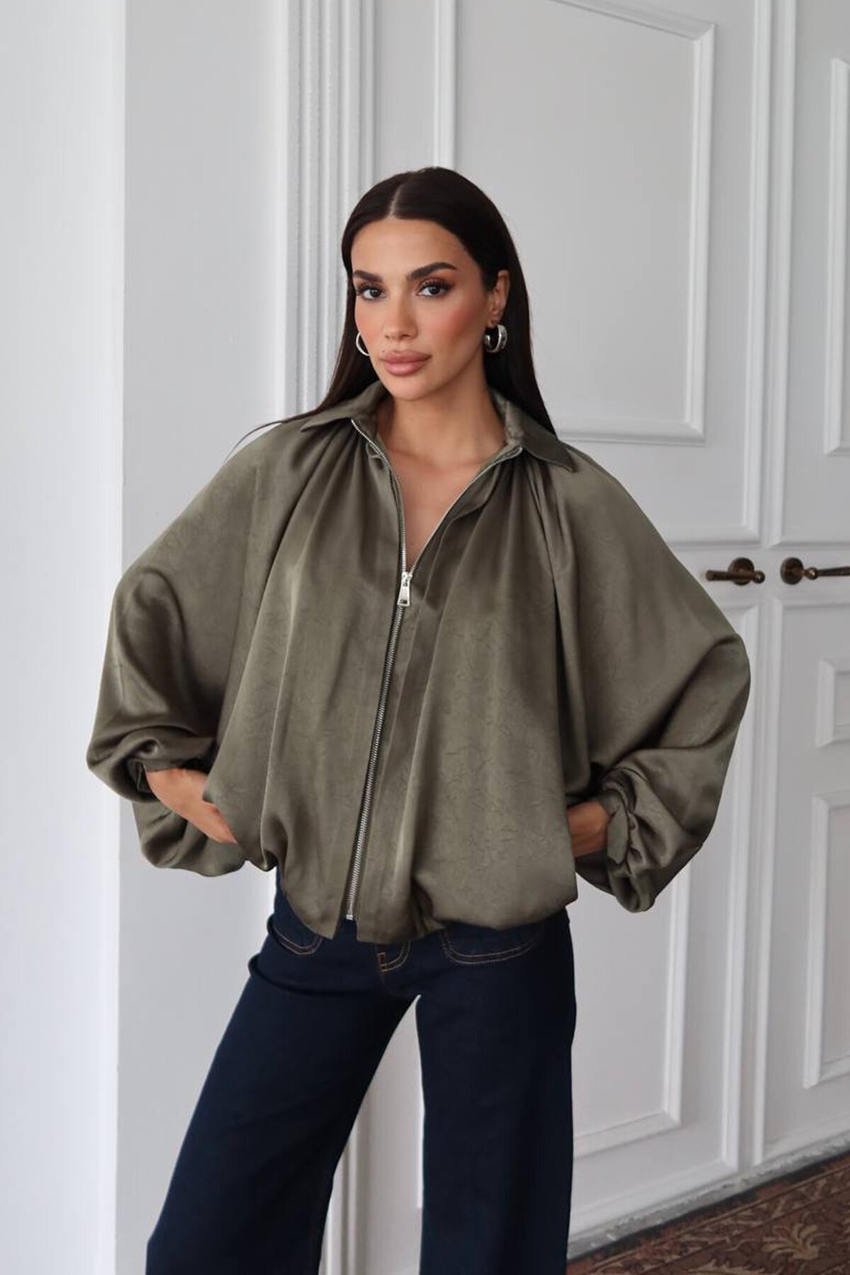 Fermuarlı Balon Kol Saten Ceket