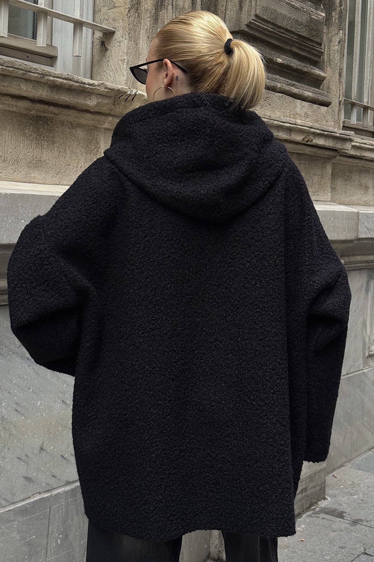 Siyah Fermuarlı Çift Cepli Kapüşonlu Astarsız Kaban