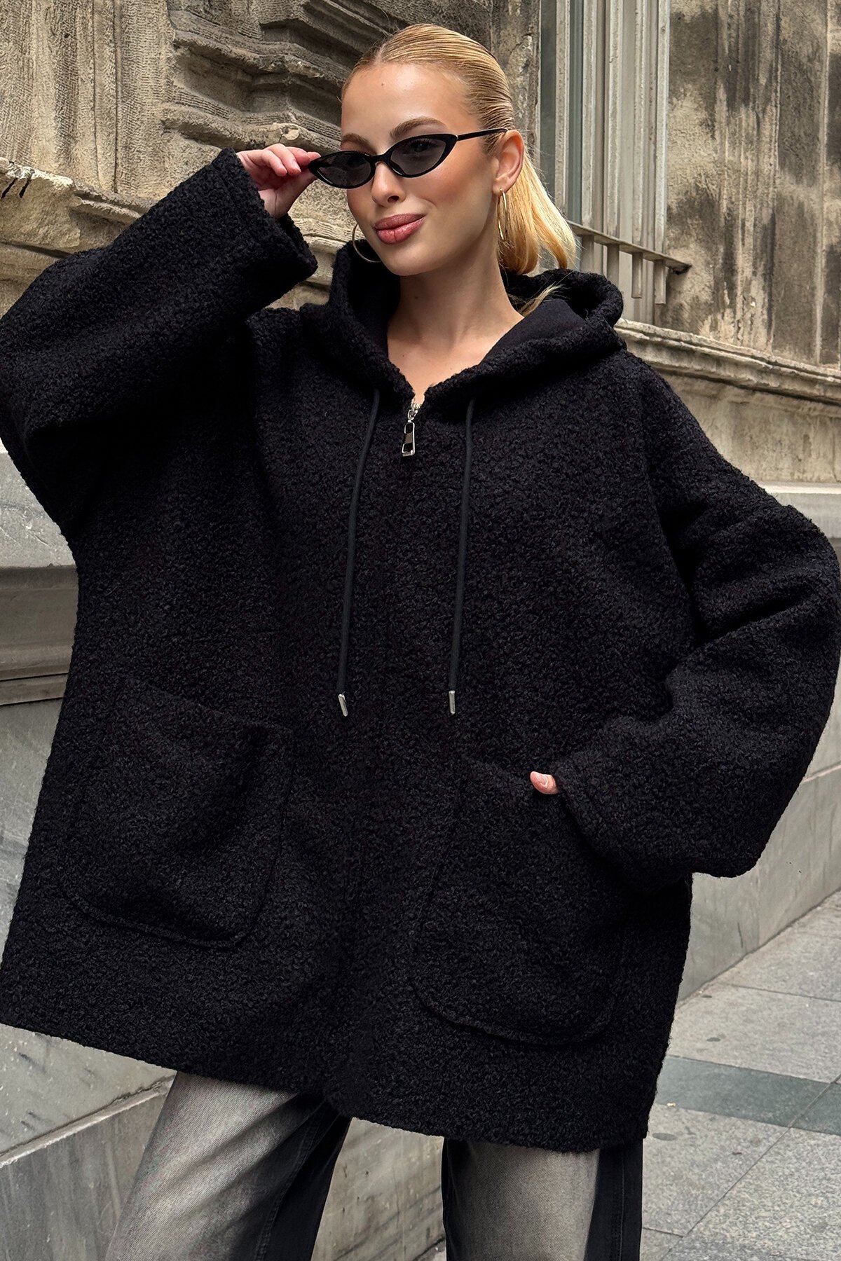 Siyah Fermuarlı Çift Cepli Kapüşonlu Astarsız Kaban