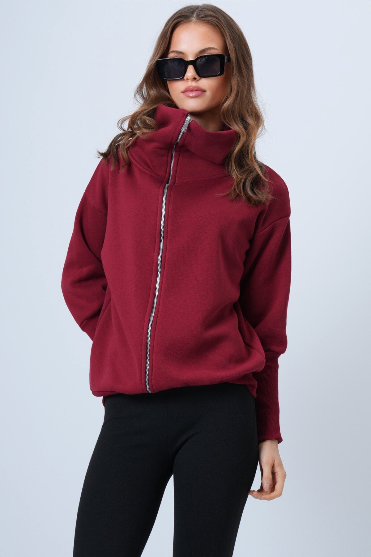 Fermuarlı Geniş Yakalı Uzun Kollu Sweatshirt