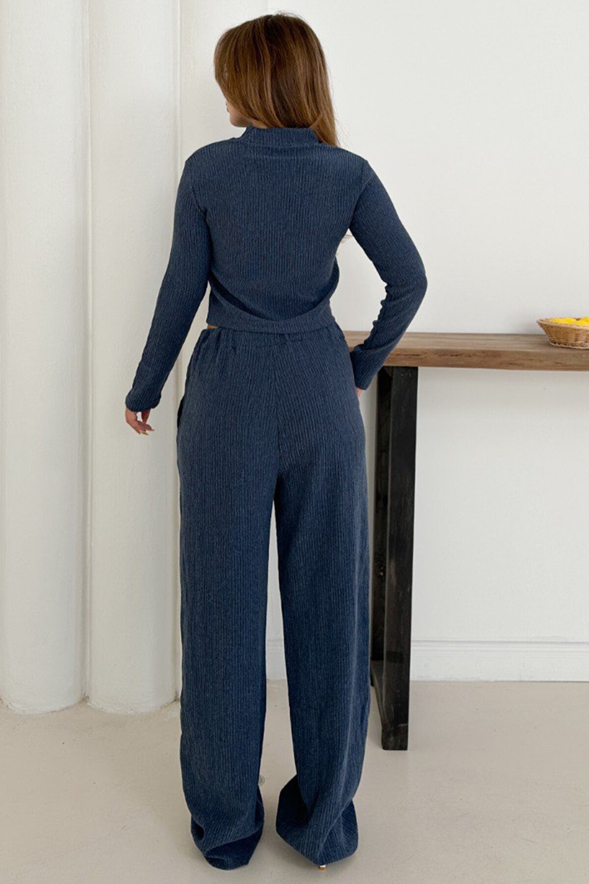 Geniş Kol Crop Bluz Ve Beli Lastikli Pantolon Fitilli Takım