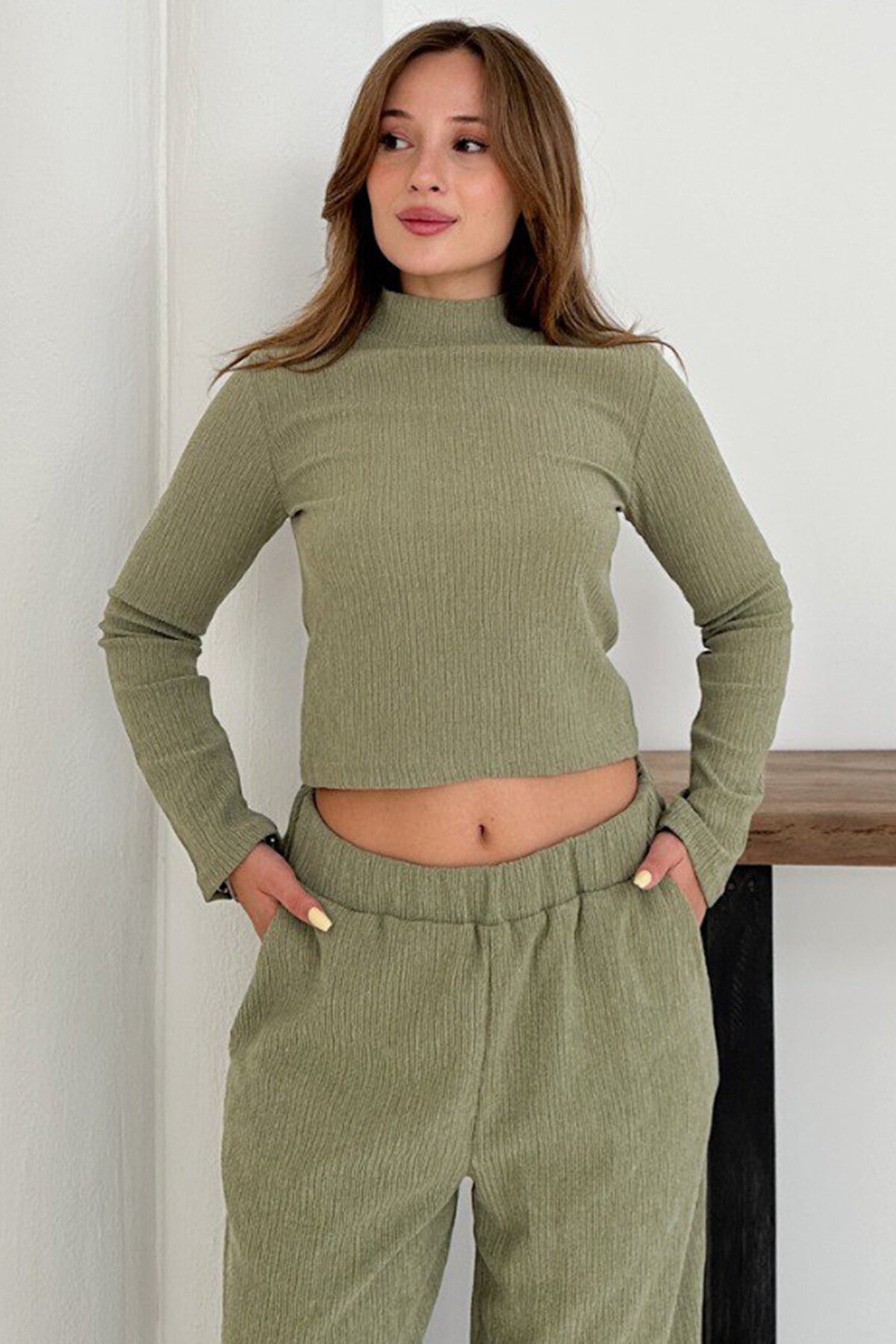 Geniş Kol Crop Bluz Ve Beli Lastikli Pantolon Fitilli Takım