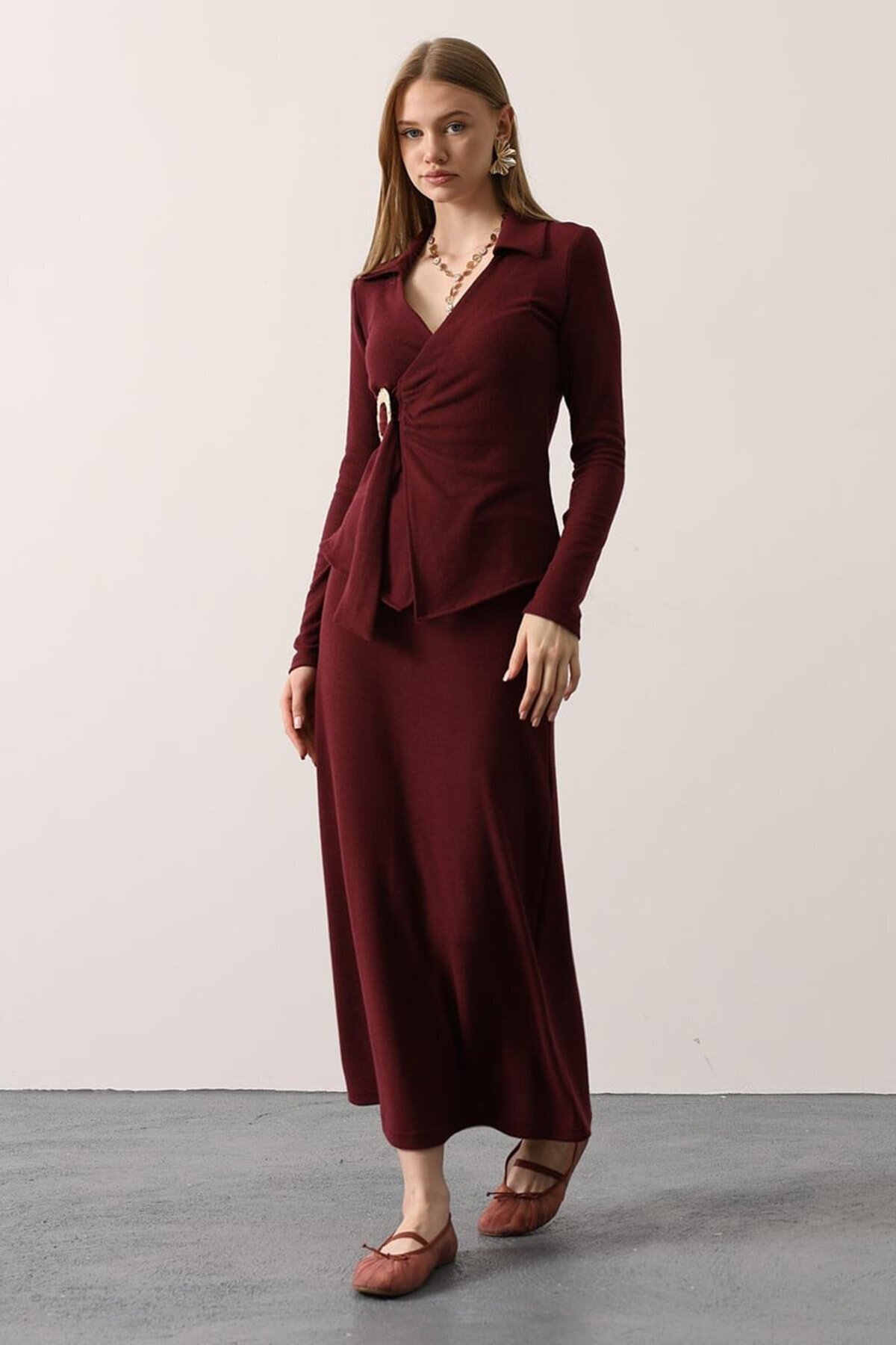 Gold Toka Detaylı Bluz Ve Beli Lastikli Midi Boy Etek Yumoş Takım