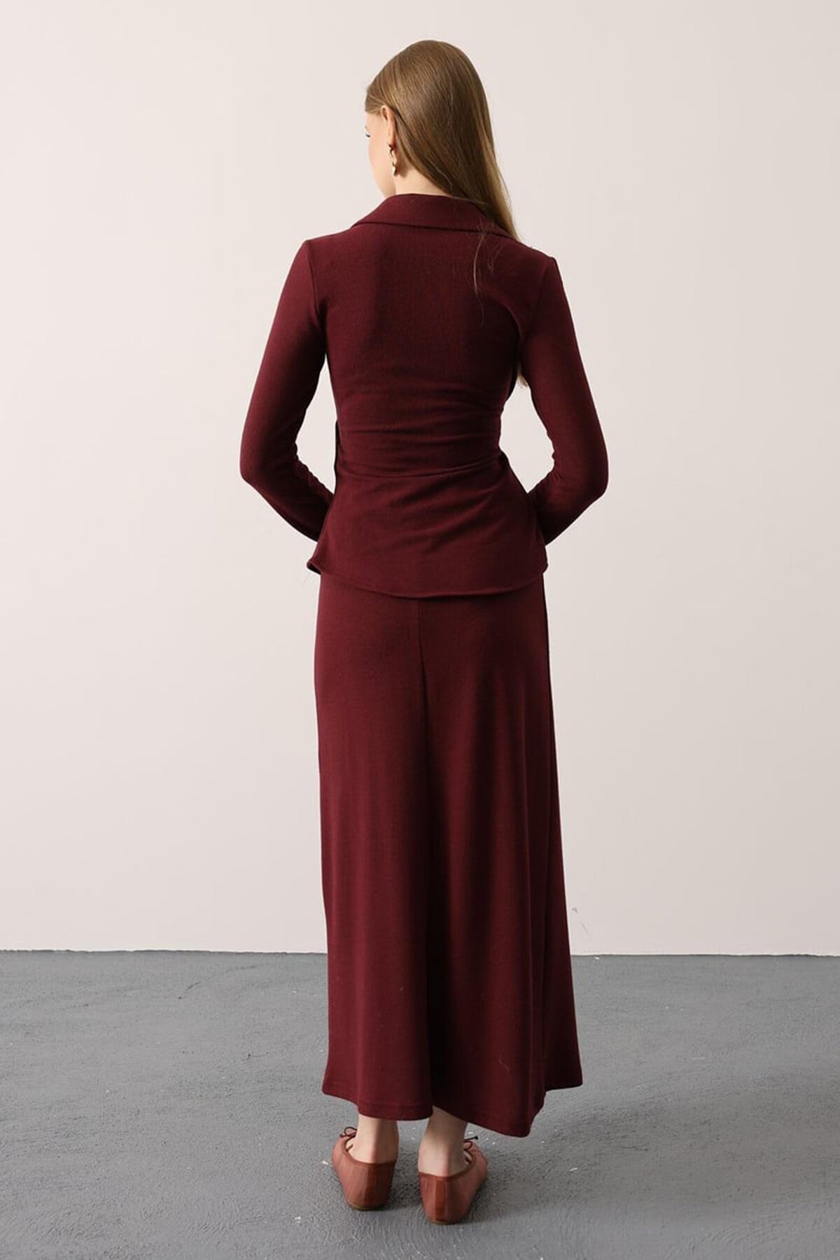 Gold Toka Detaylı Bluz Ve Beli Lastikli Midi Boy Etek Yumoş Takım