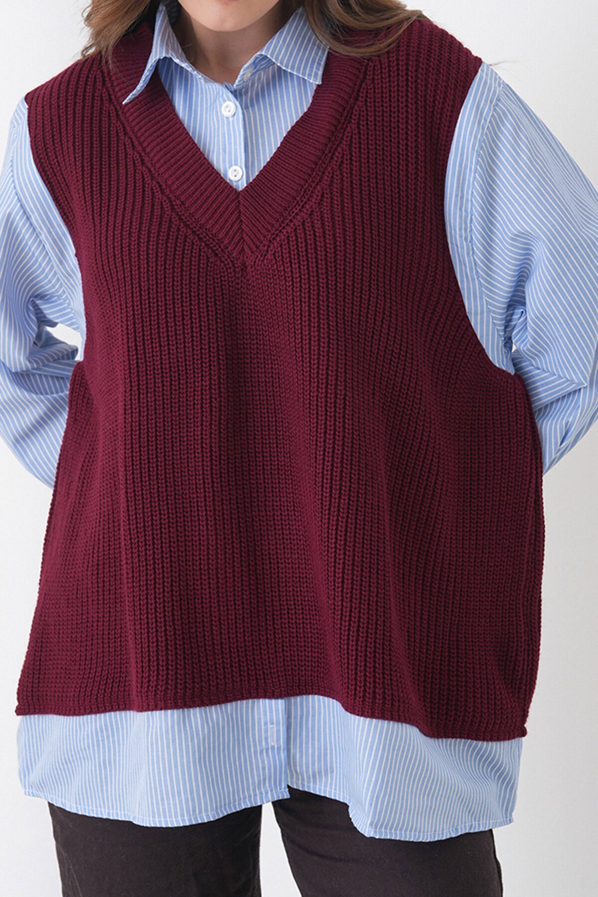 Gömlek Detaylı V Yaka Triko Süveter Bluz