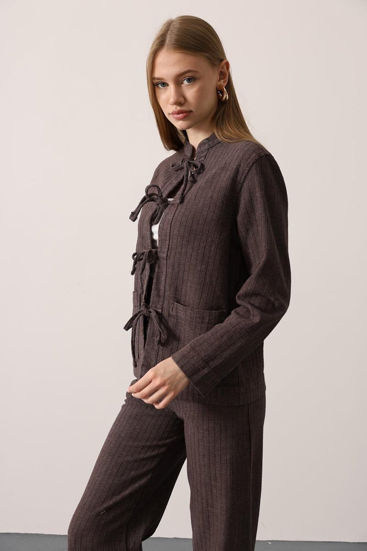 Hakim Yaka Bağcıklı Bluz Ve Beli Lastikli Pantolon Takım