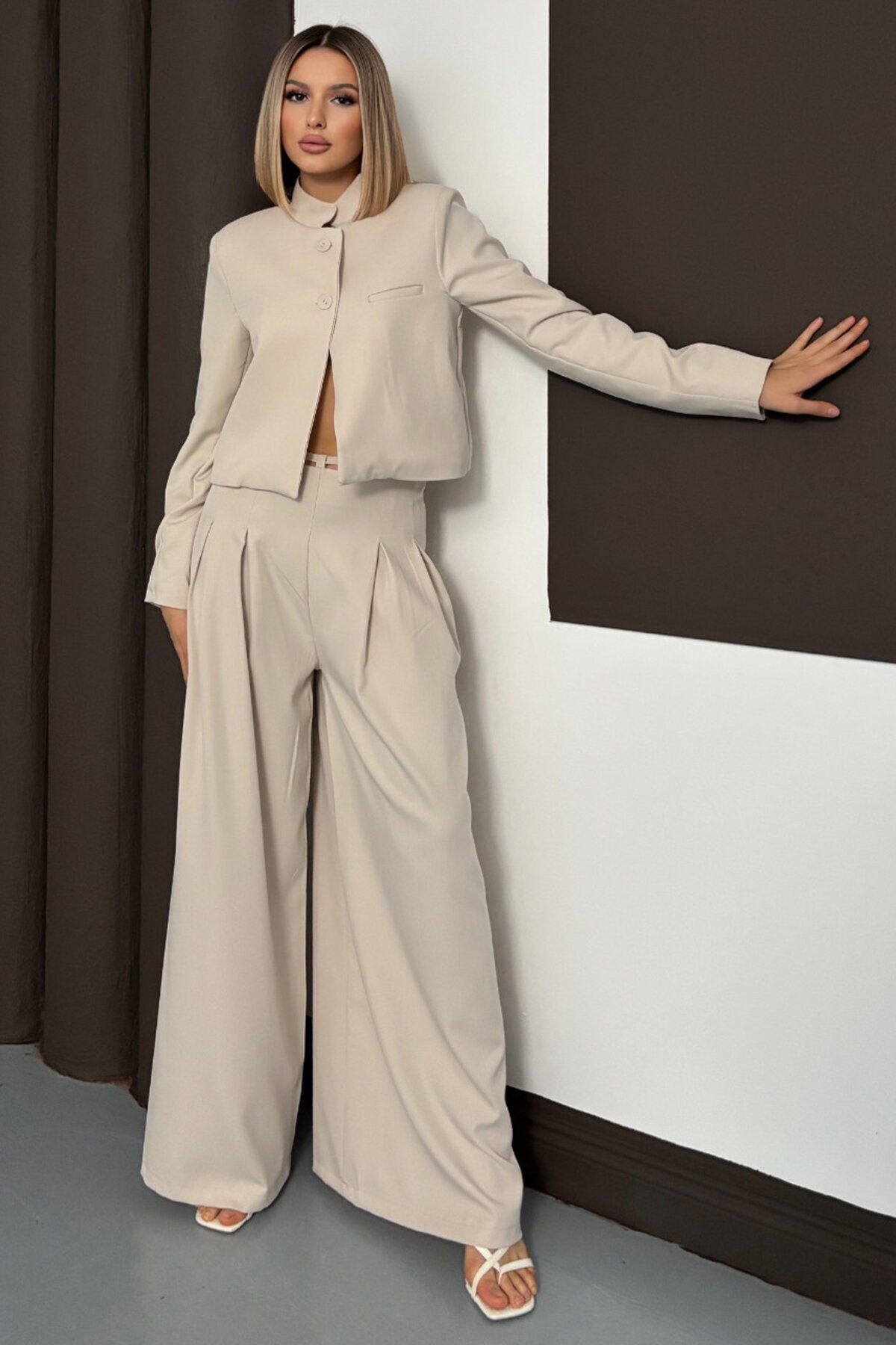 Hakim Yaka Blazer Ceket ve Pileli Palazzo Pantolon Takım