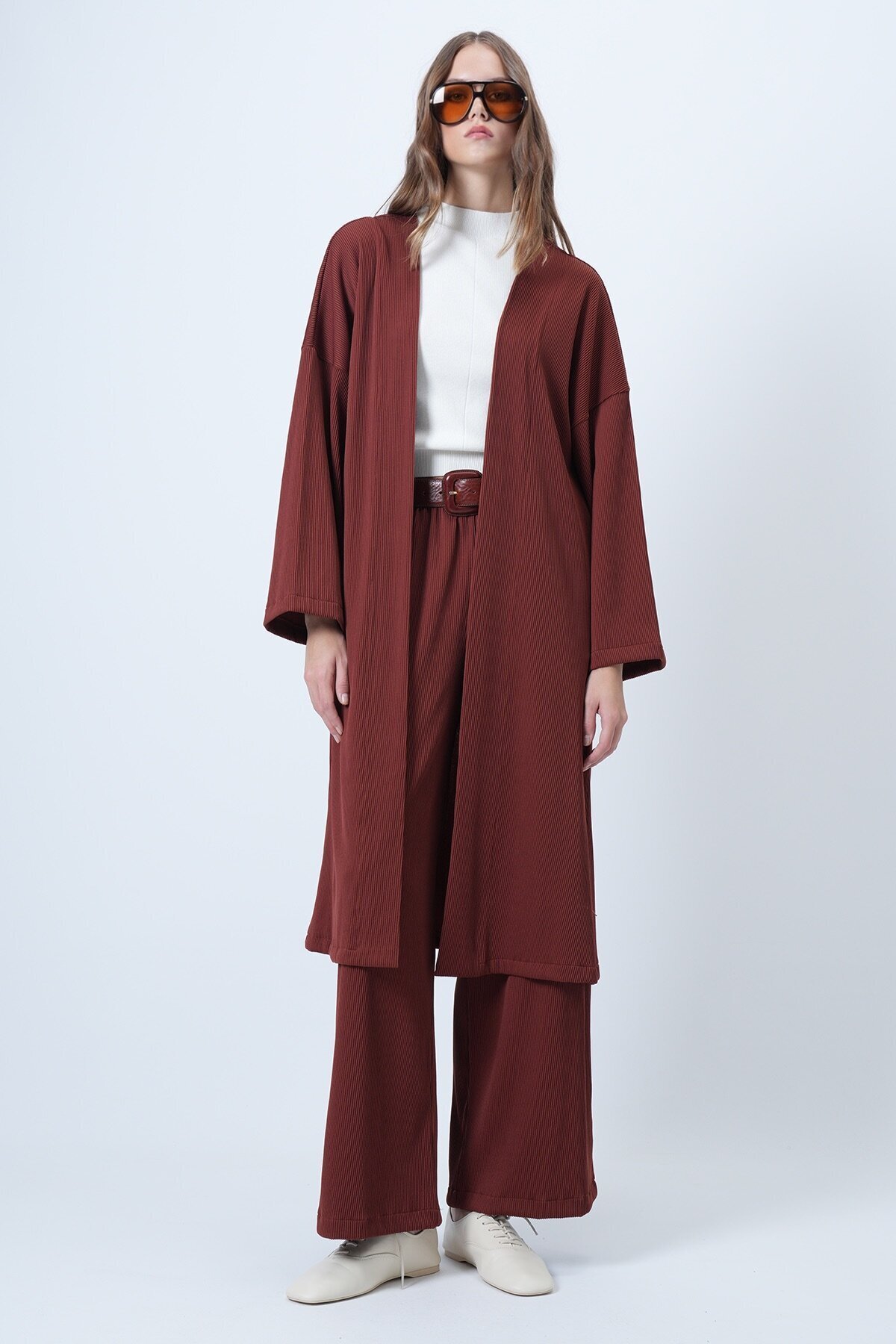 Kadife Uzun Ceket Ve Bol Kesim Kendinden Kordonlu Pantolon Takım