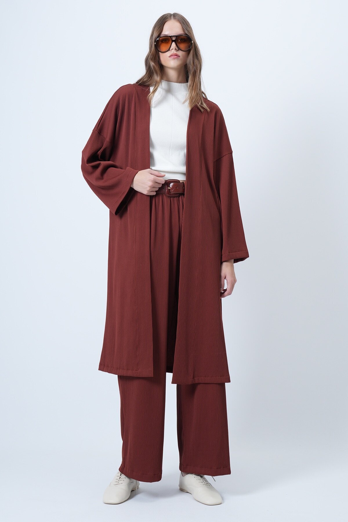 Kadife Uzun Ceket Ve Bol Kesim Kendinden Kordonlu Pantolon Takım