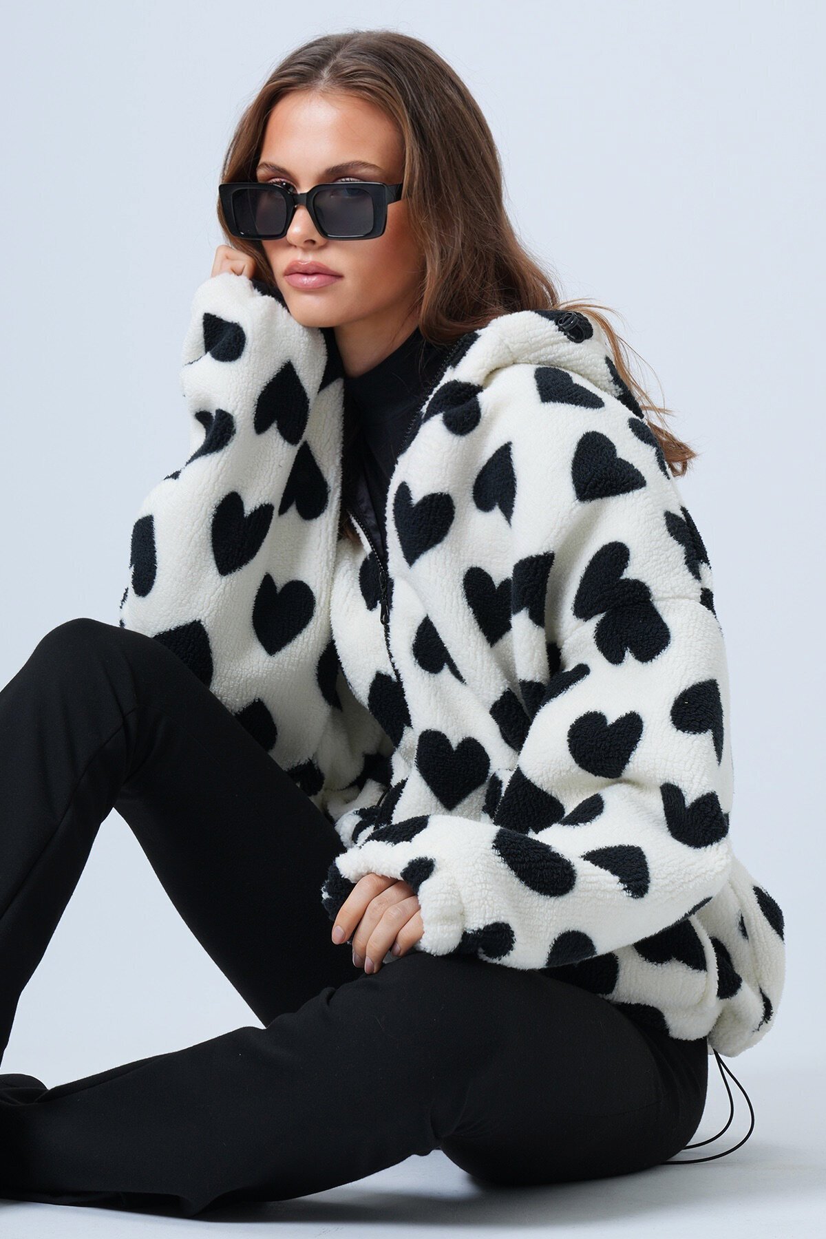 Kalpli Dik Yaka İçi Astarlı Cepli Oversize Peluş Mont