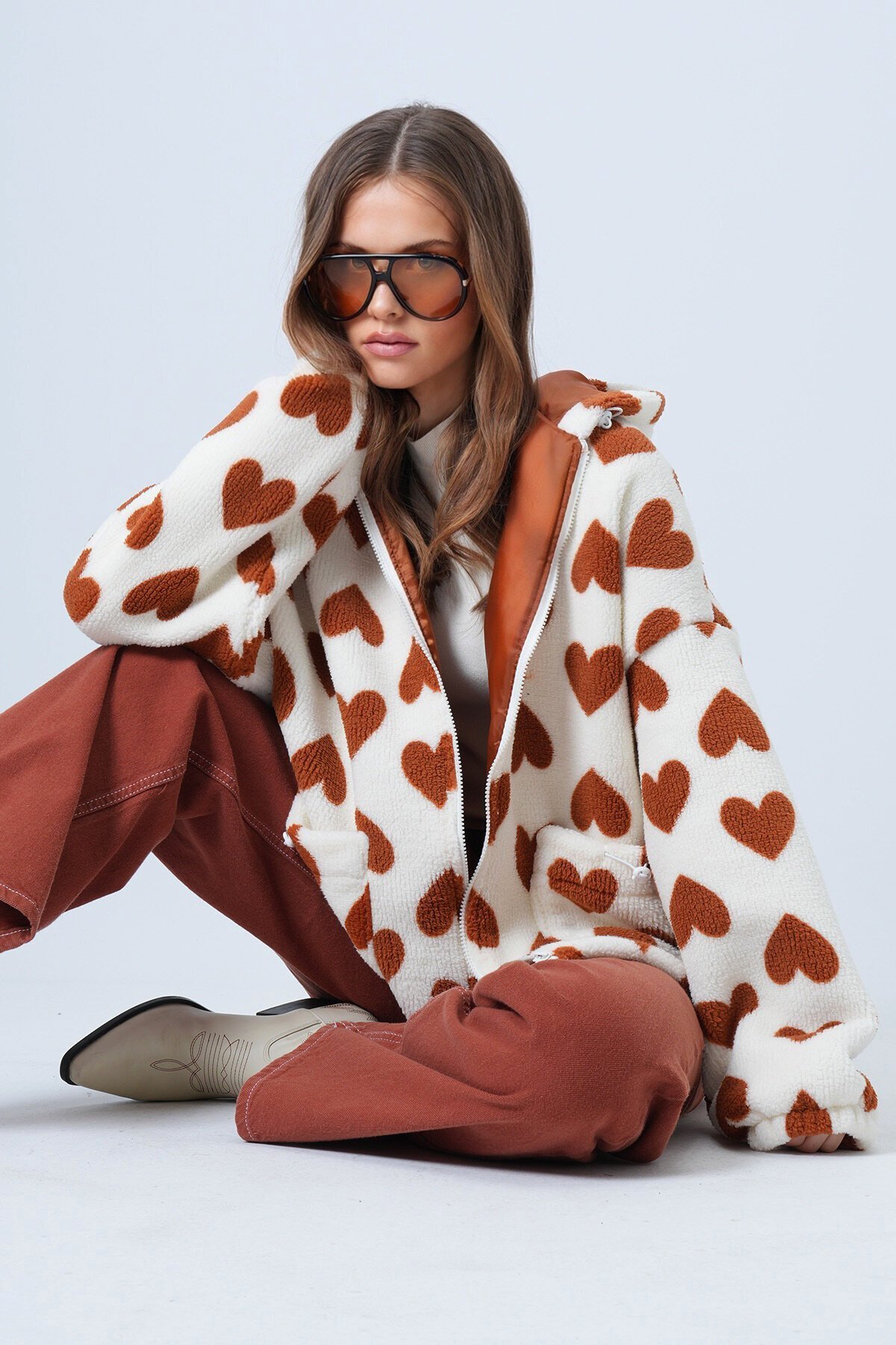 Kalpli Dik Yaka İçi Astarlı Cepli Oversize Peluş Mont