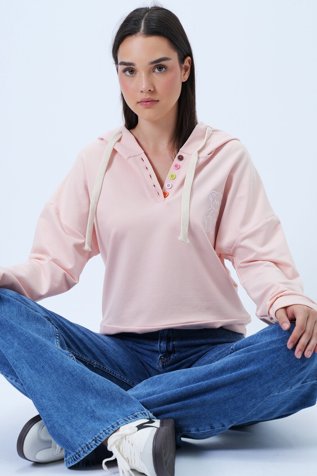 Kapüşonlu Ayıcık Nakışlı Renkli Düğmeli Pamuklu Sweatshırt