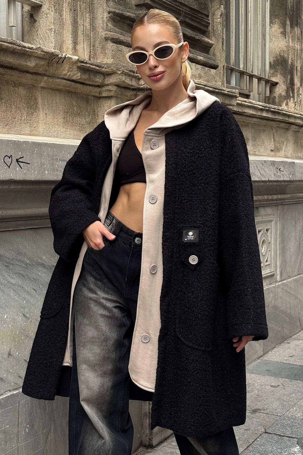 Kapüşonlu Çift Cepli Düğme Kapamalı Kaşe Kaban