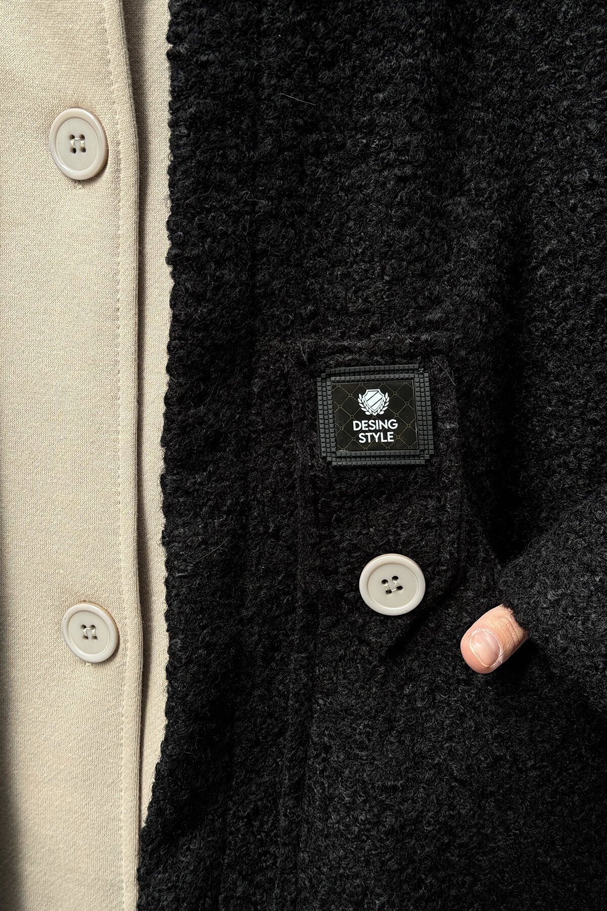 Kapüşonlu Çift Cepli Düğme Kapamalı Kaşe Kaban