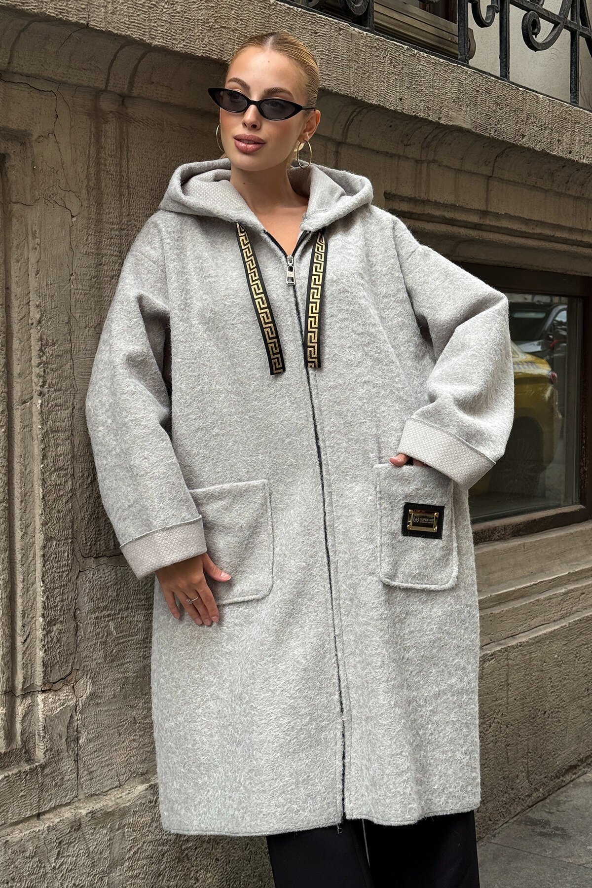 Kapüşonlu Fermuar Kapamalı Torba Cepli Kaşe Kaban