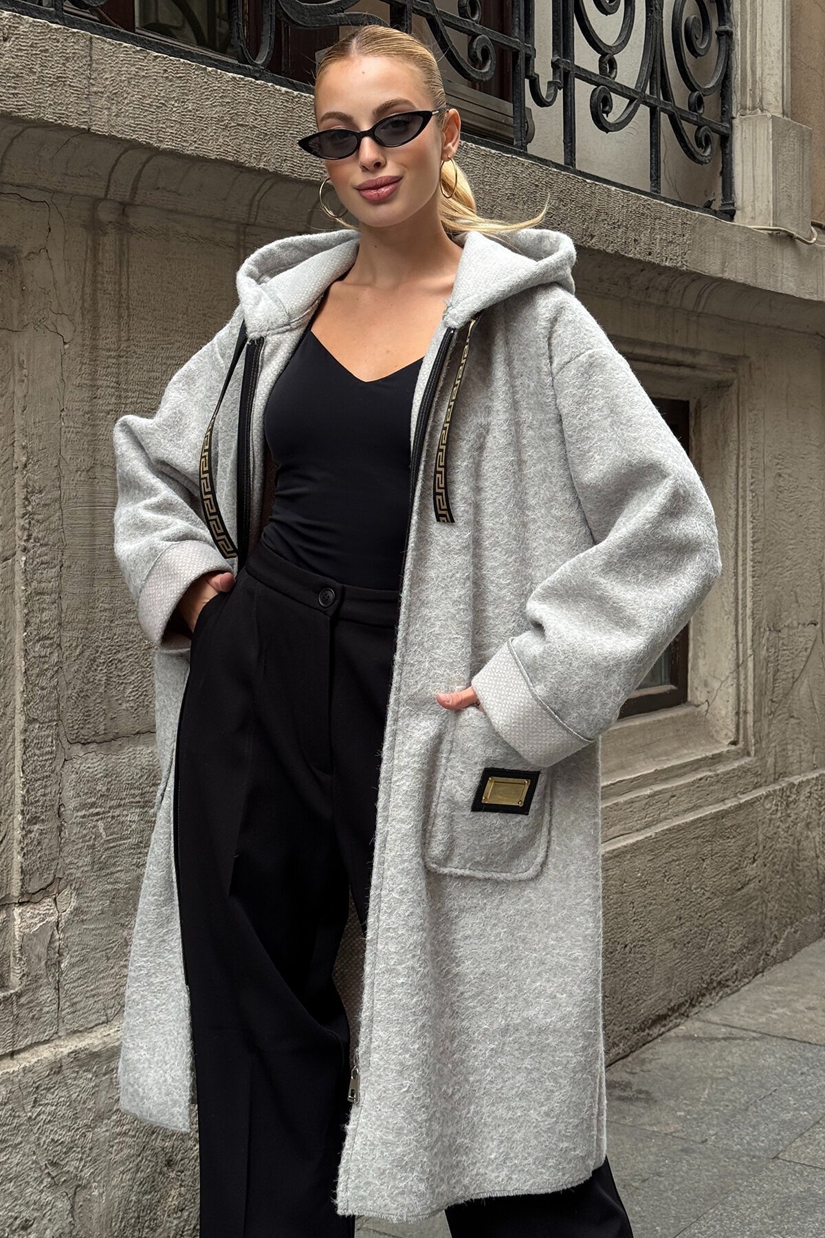 Kapüşonlu Fermuar Kapamalı Torba Cepli Kaşe Kaban