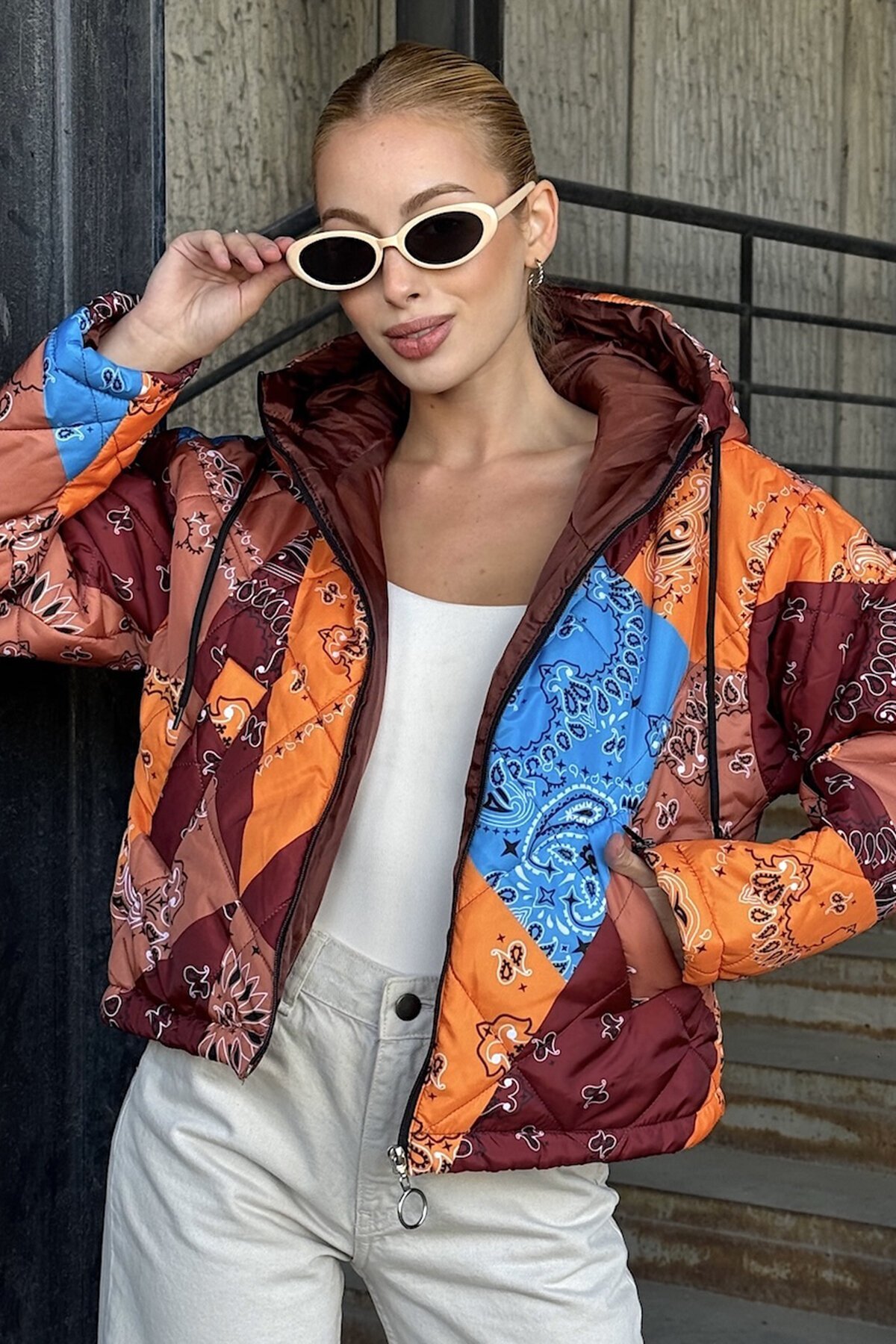 Mix Kapüşonlu Kol Fermuarlı Kapitone Şişme Astarlı Mont