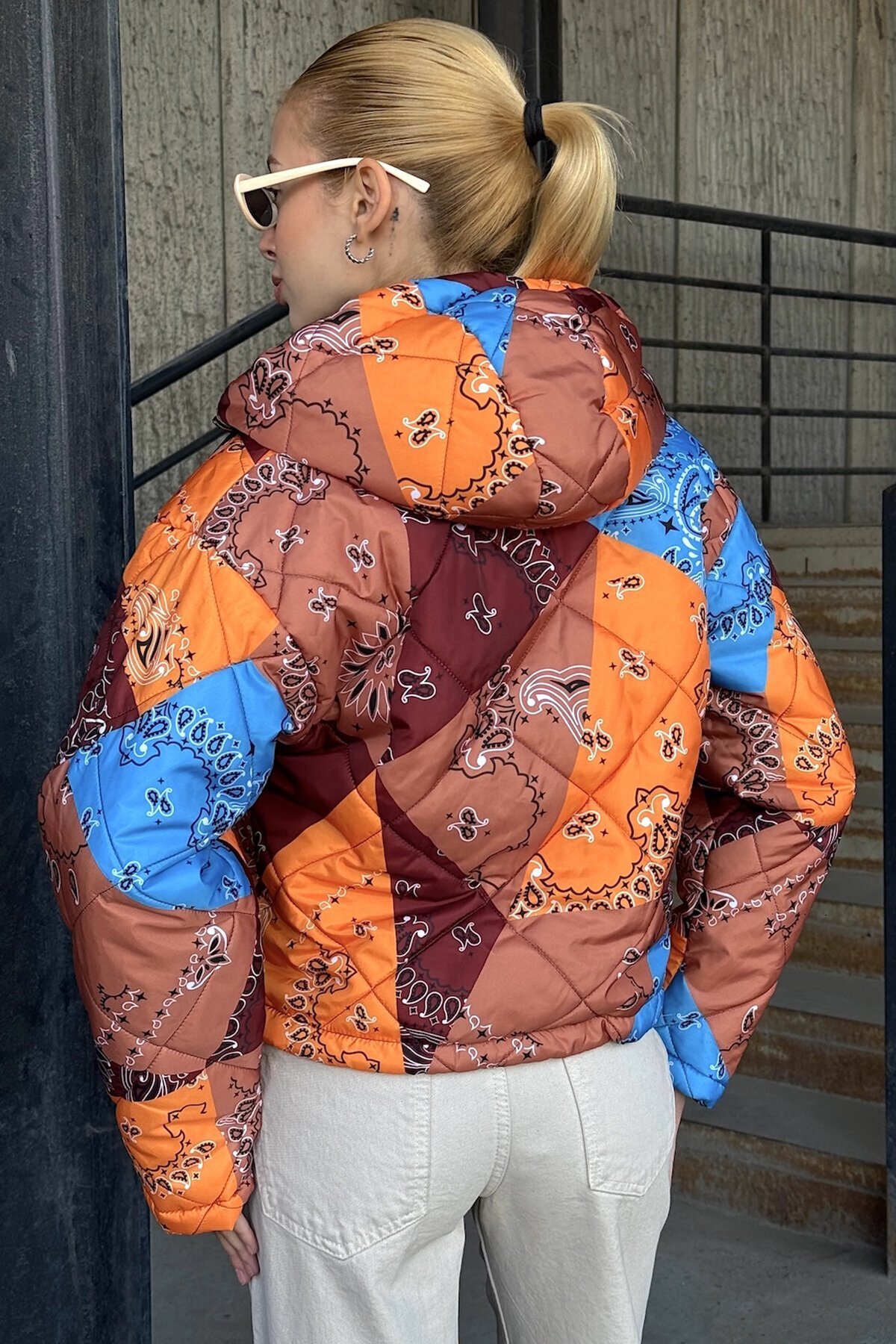 Mix Kapüşonlu Kol Fermuarlı Kapitone Şişme Astarlı Mont