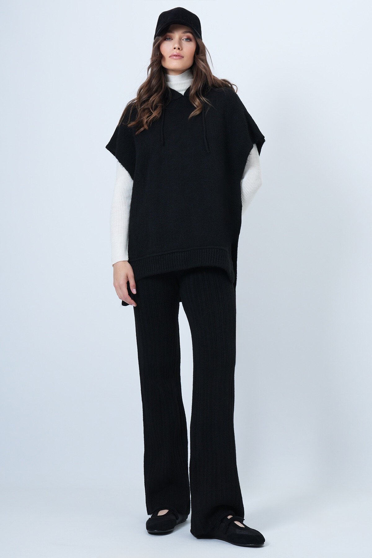 Kapüşonlu Kolsuz Sweat ve Beli Lastikli Pantolon Triko Takım