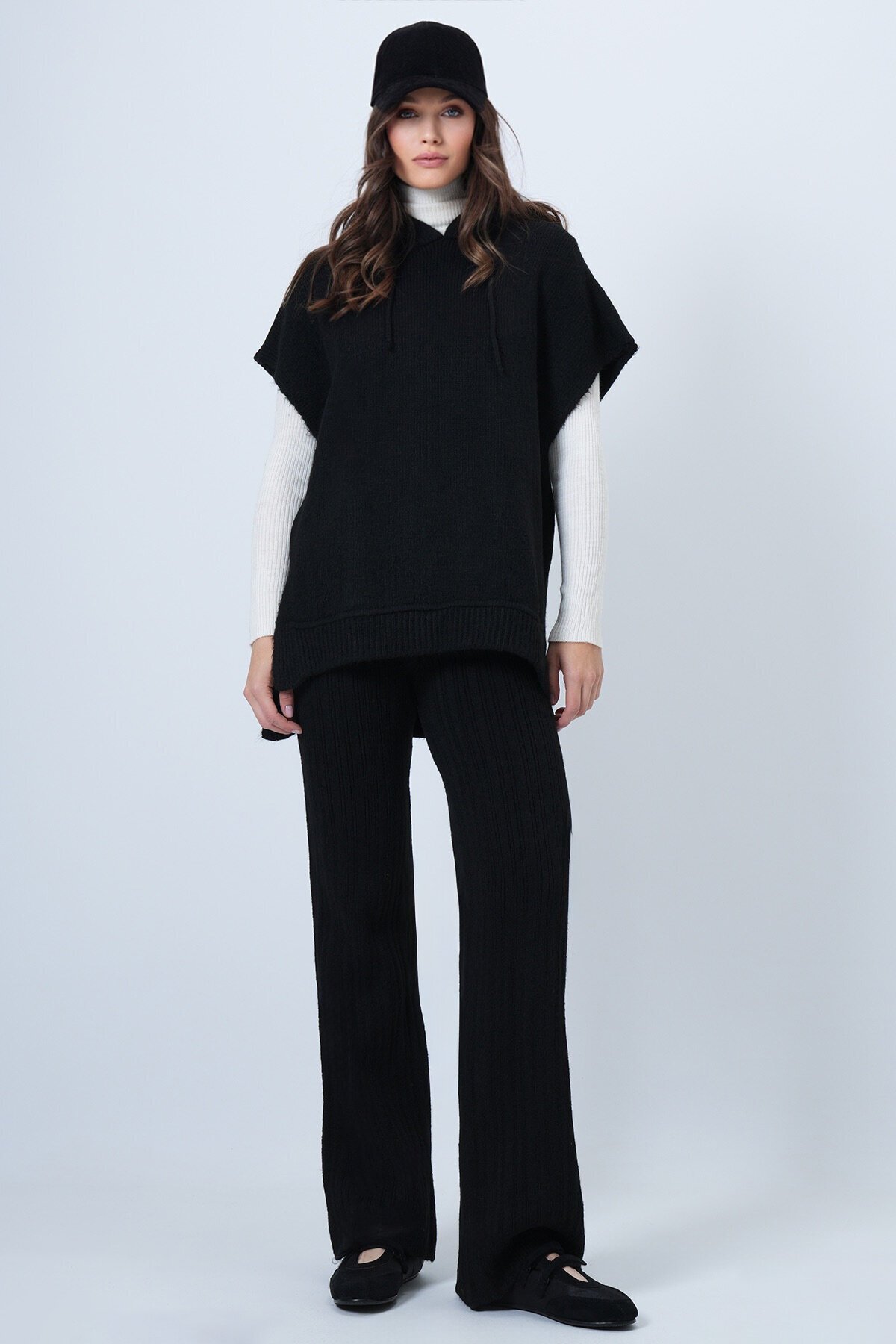 Kapüşonlu Kolsuz Sweat ve Beli Lastikli Pantolon Triko Takım