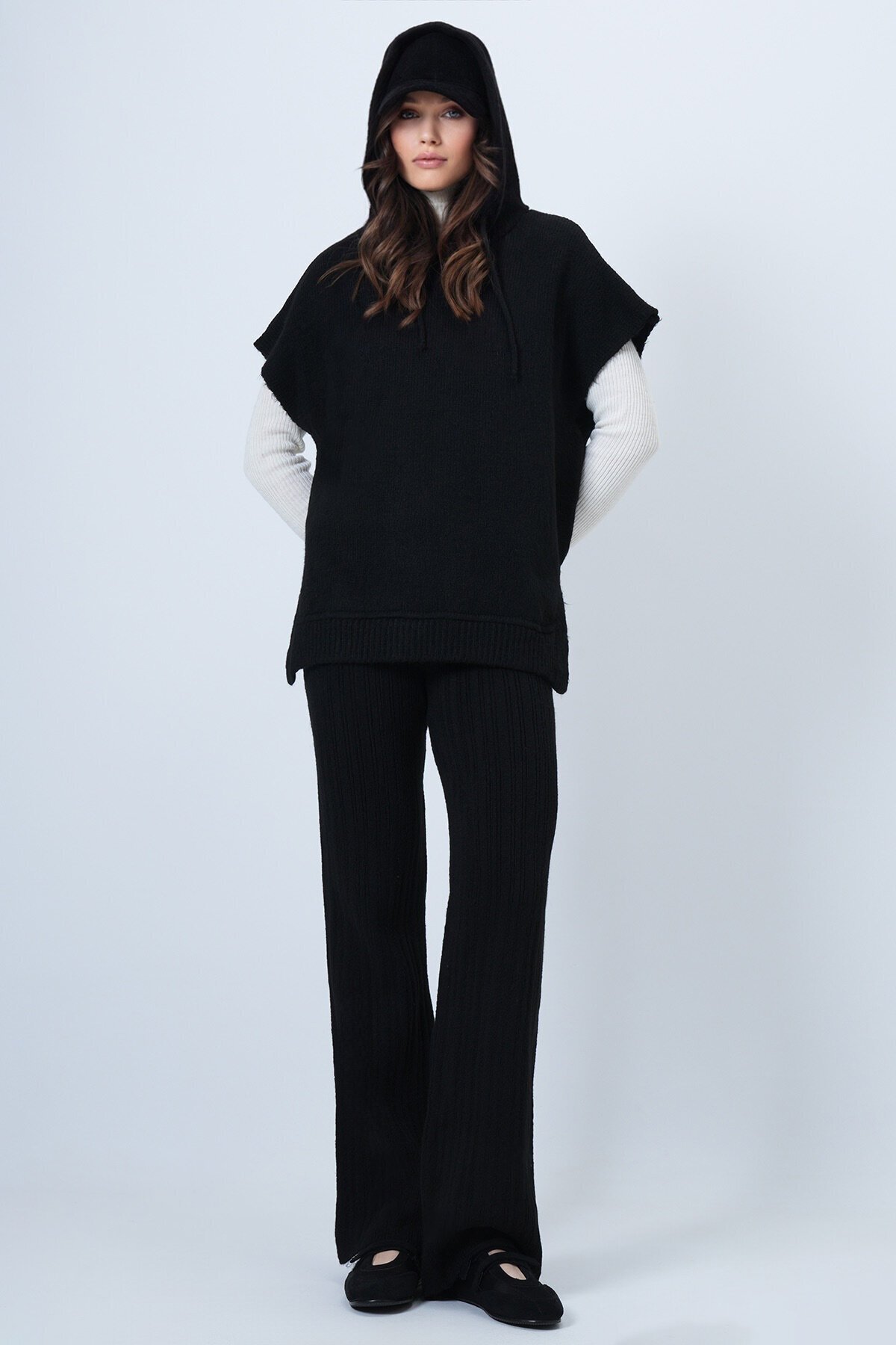 Kapüşonlu Kolsuz Sweat ve Beli Lastikli Pantolon Triko Takım