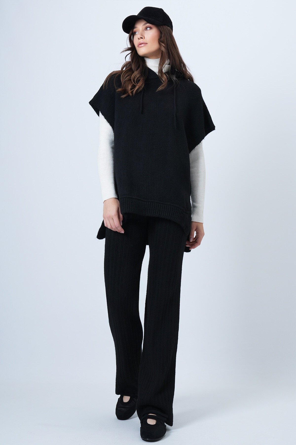 Kapüşonlu Kolsuz Sweat ve Beli Lastikli Pantolon Triko Takım