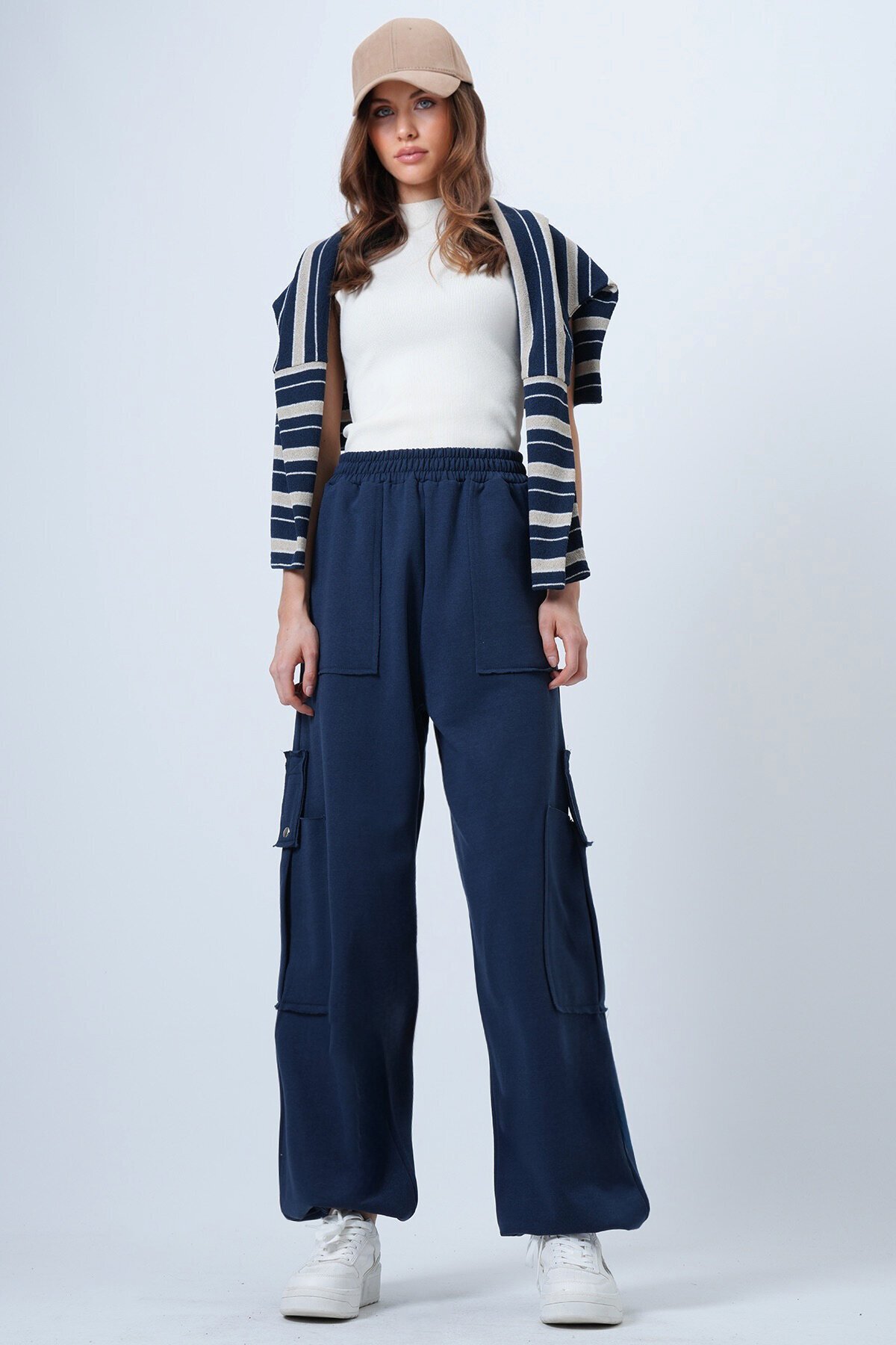 Kargo Cepli Dikiş Detaylı Pamuklu Jogger Pantolon