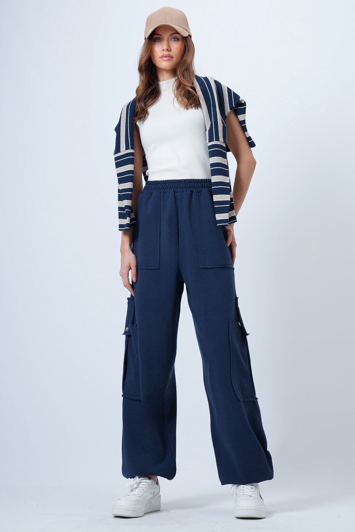 Kargo Cepli Dikiş Detaylı Pamuklu Jogger Pantolon