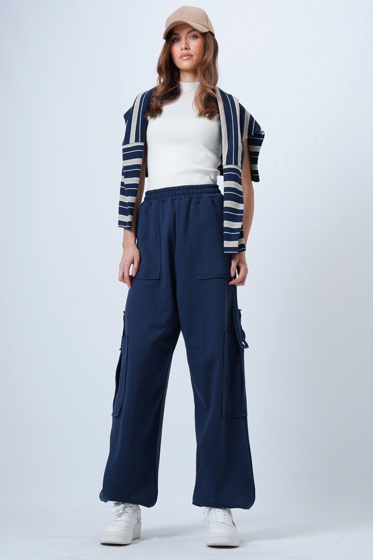 Kargo Cepli Dikiş Detaylı Pamuklu Jogger Pantolon