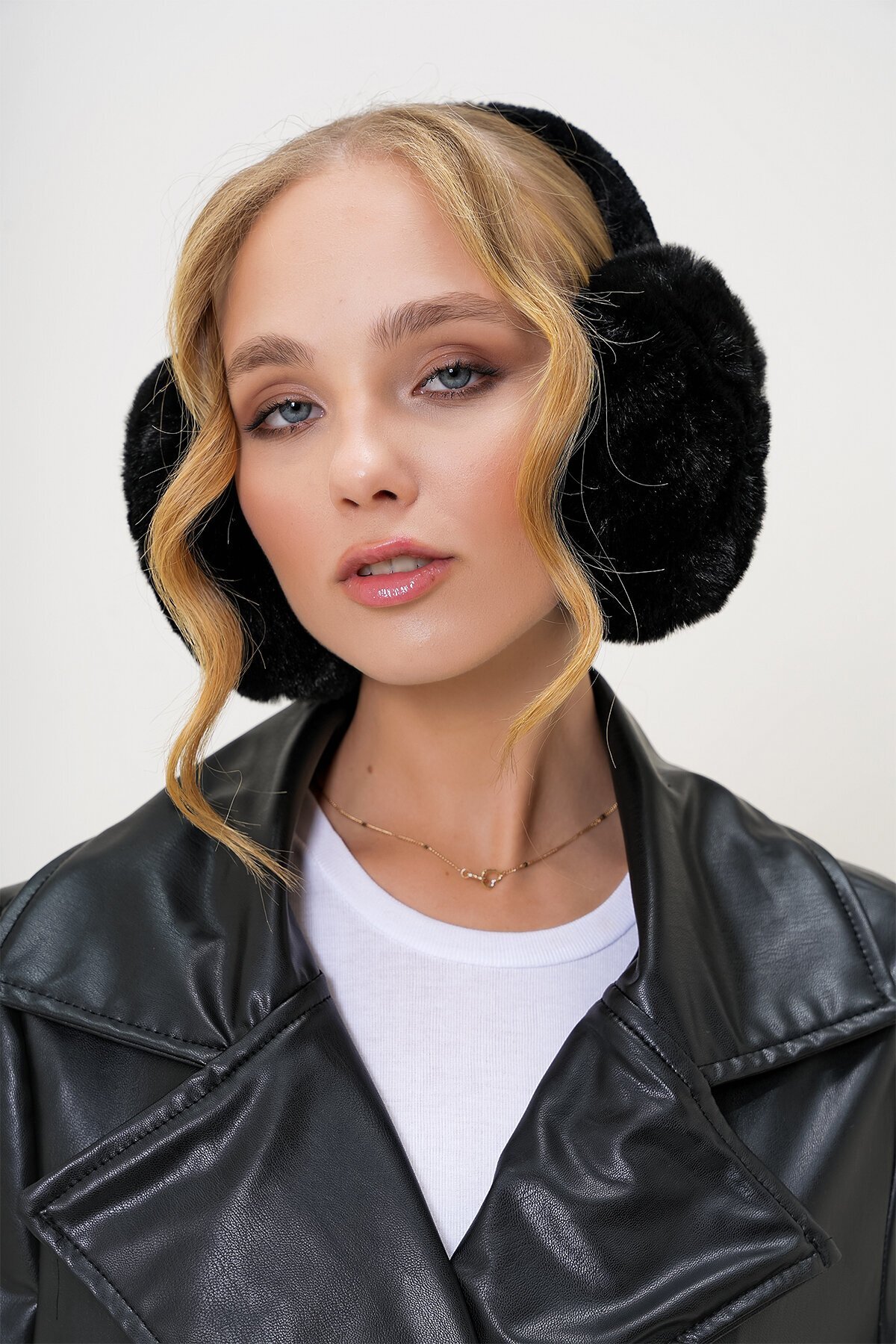 Katlanabilir Tasarımlı Suni Kürük Kulaklık