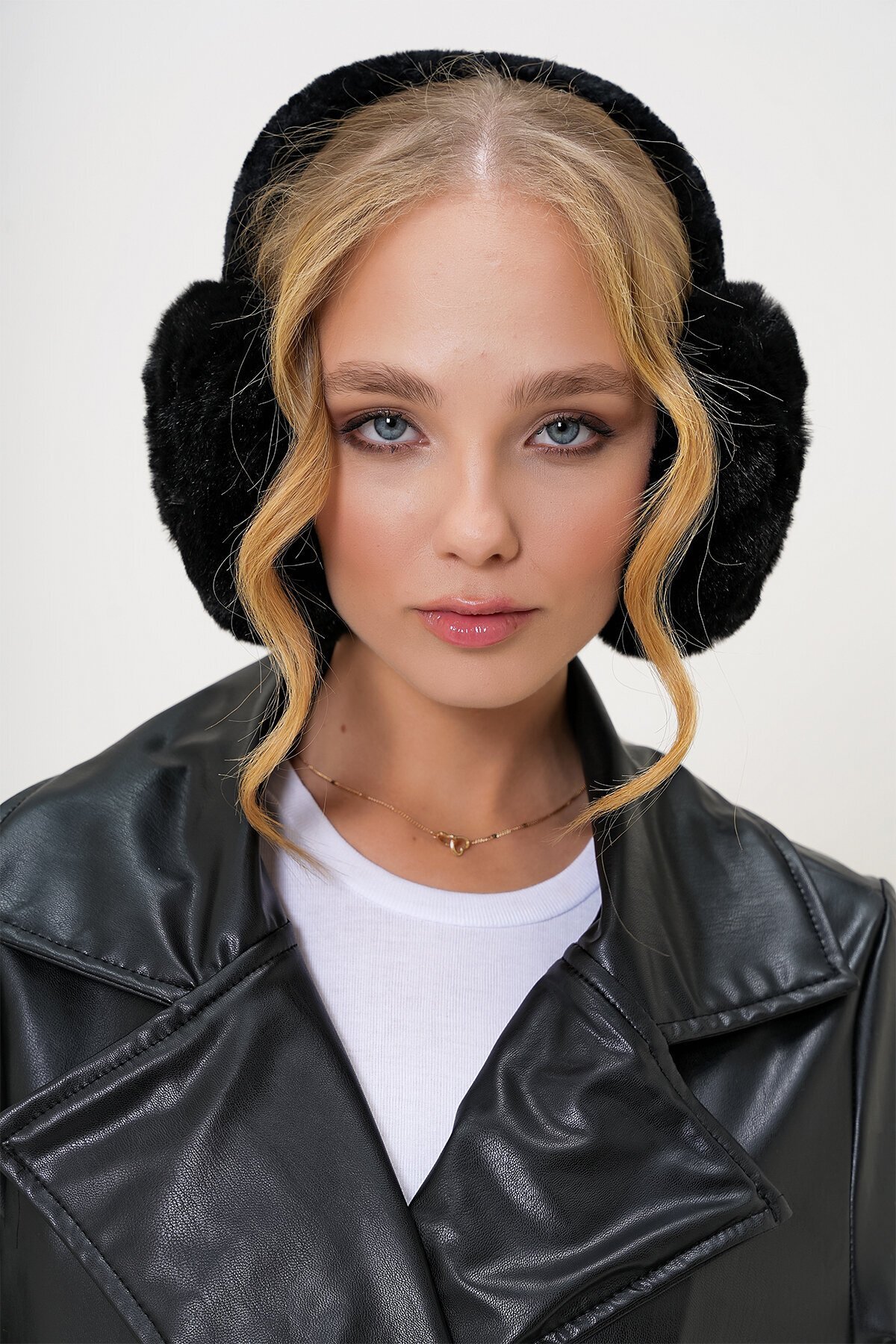 Katlanabilir Tasarımlı Suni Kürük Kulaklık