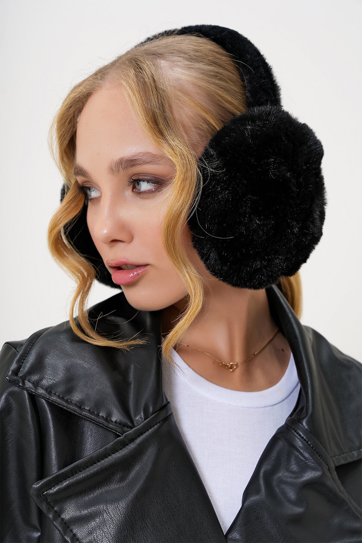 Katlanabilir Tasarımlı Suni Kürük Kulaklık