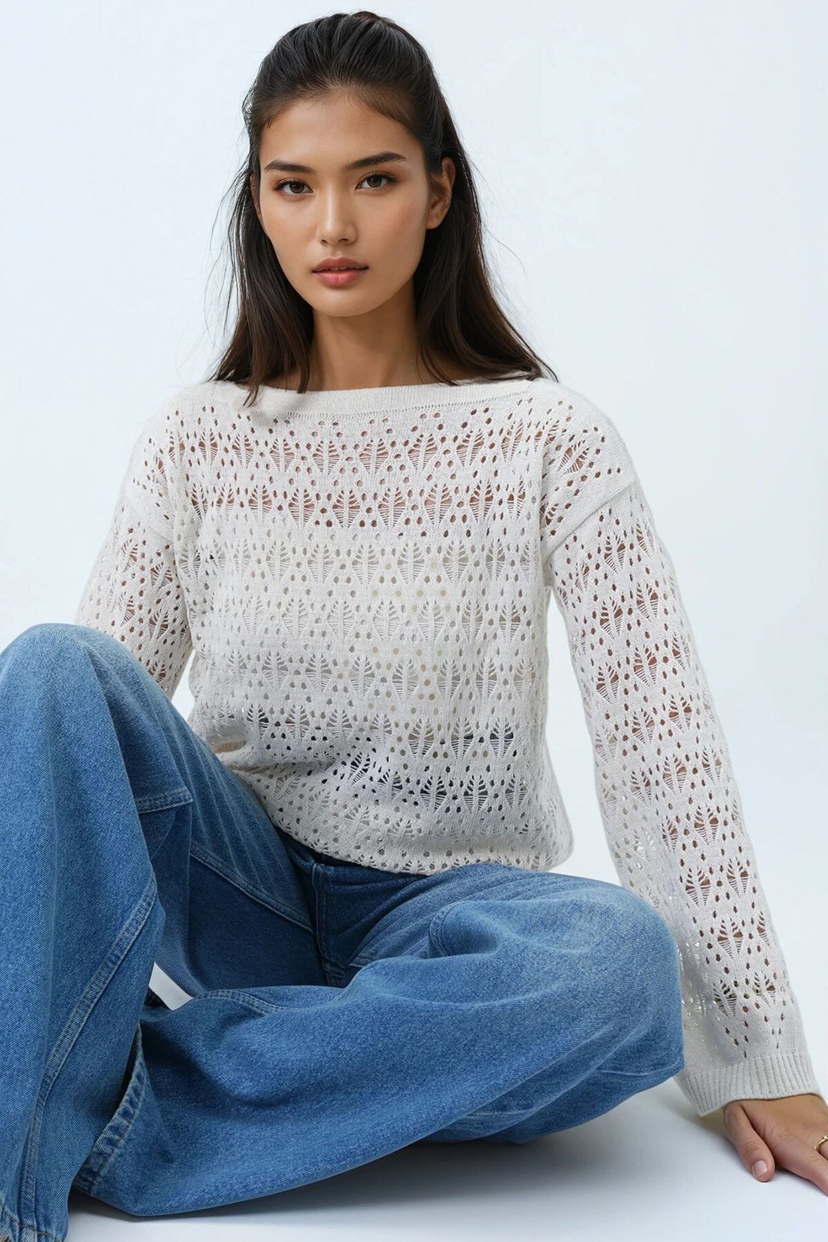 Kayık Yaka Delik Ajurlu Triko Bluz