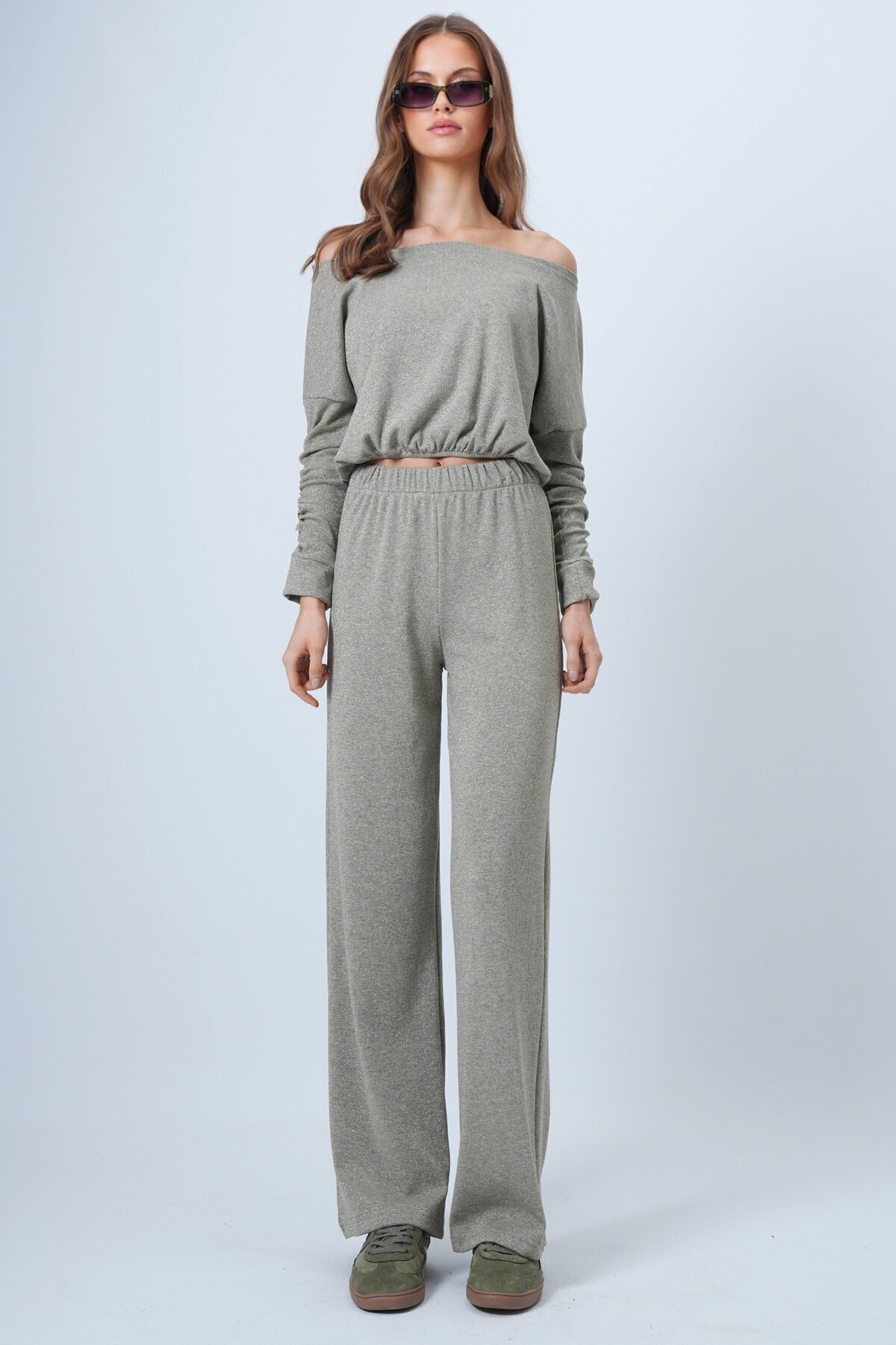 Kayık Yaka Simli Kolları Büzgü Detaylı Bluz Ve Pantolon Takım