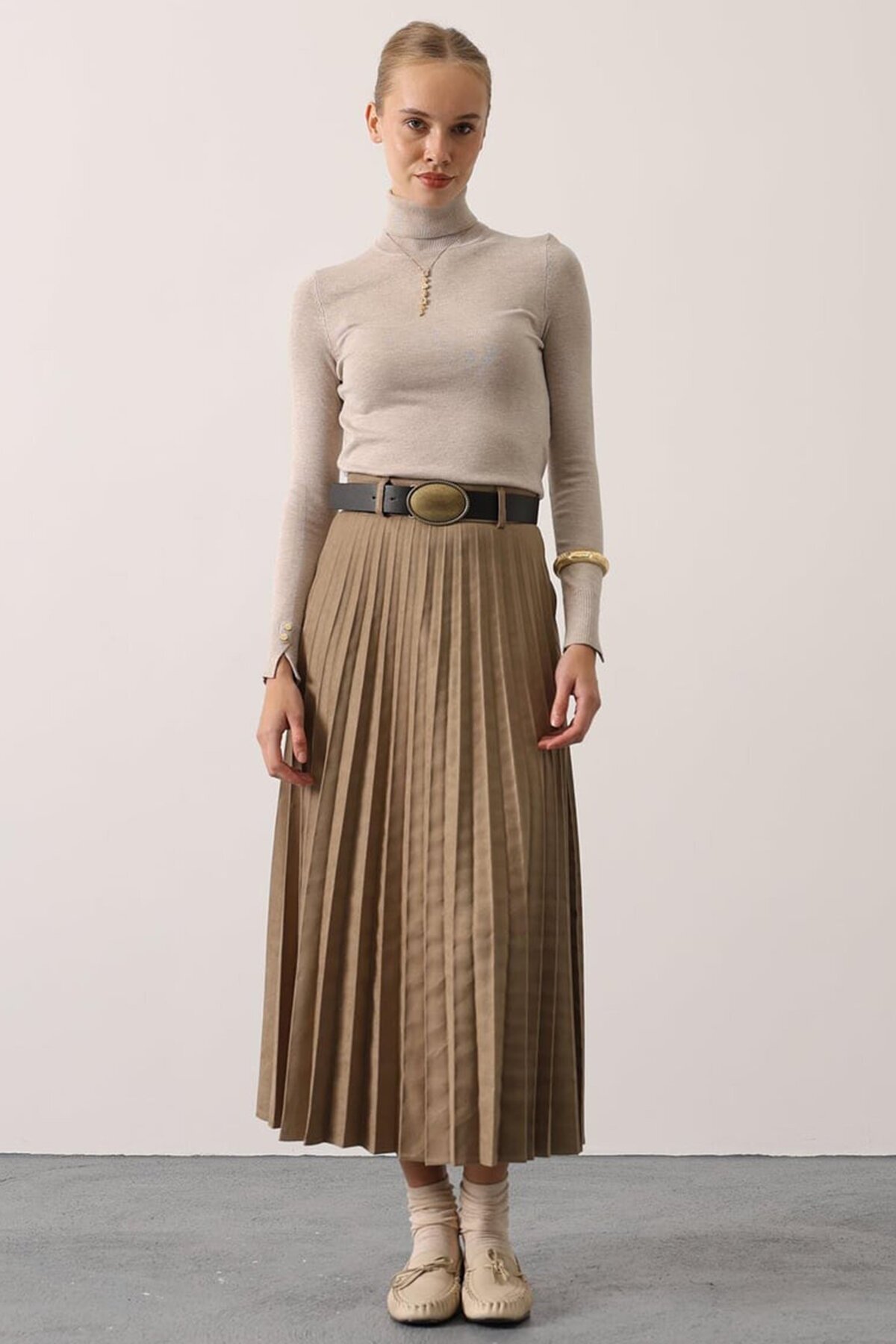 Kemer Detaylı Fermuar Piliseli Midi Boy Süet  Etek